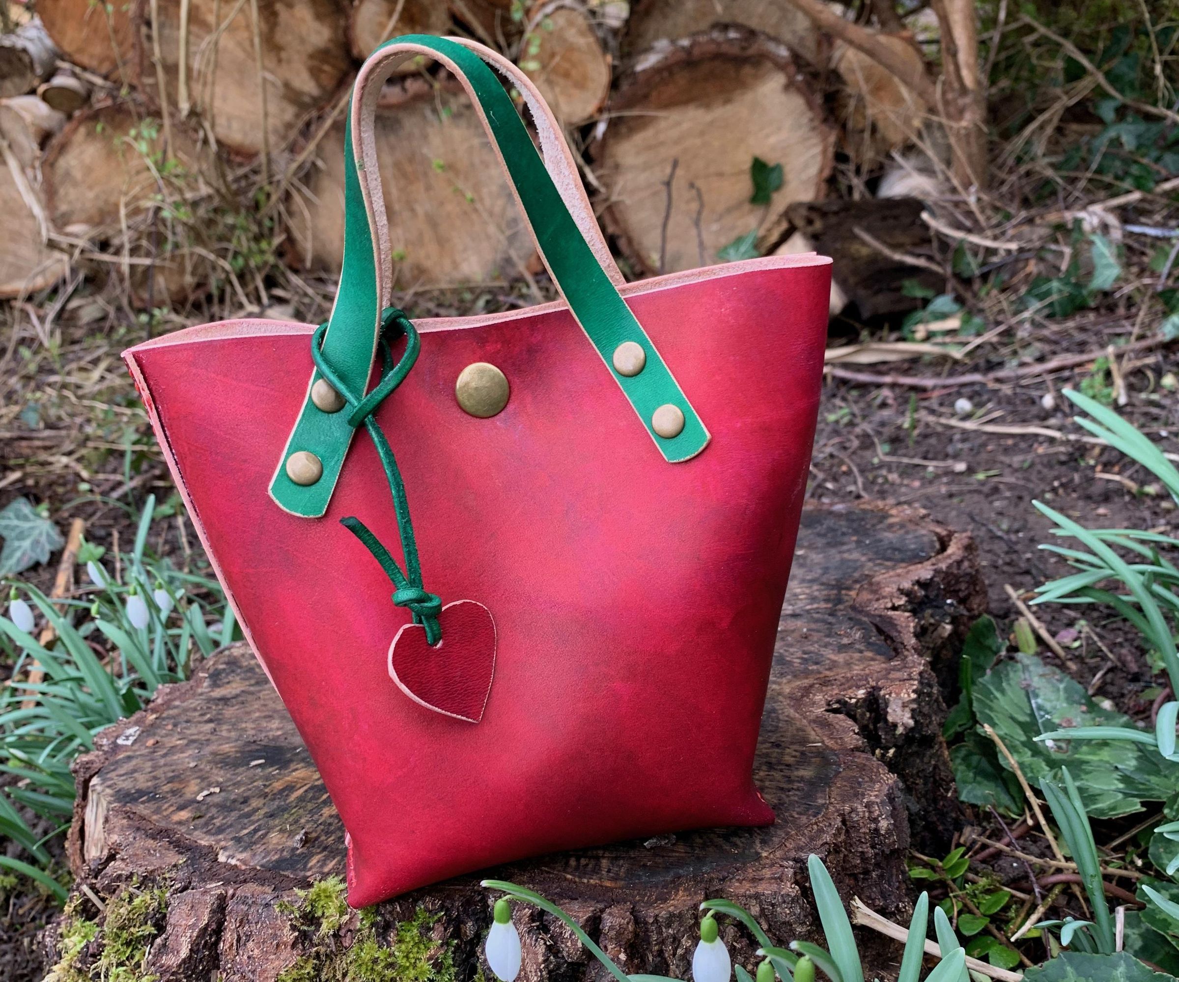 A Cute and Simple Leather Baby Tote Bag