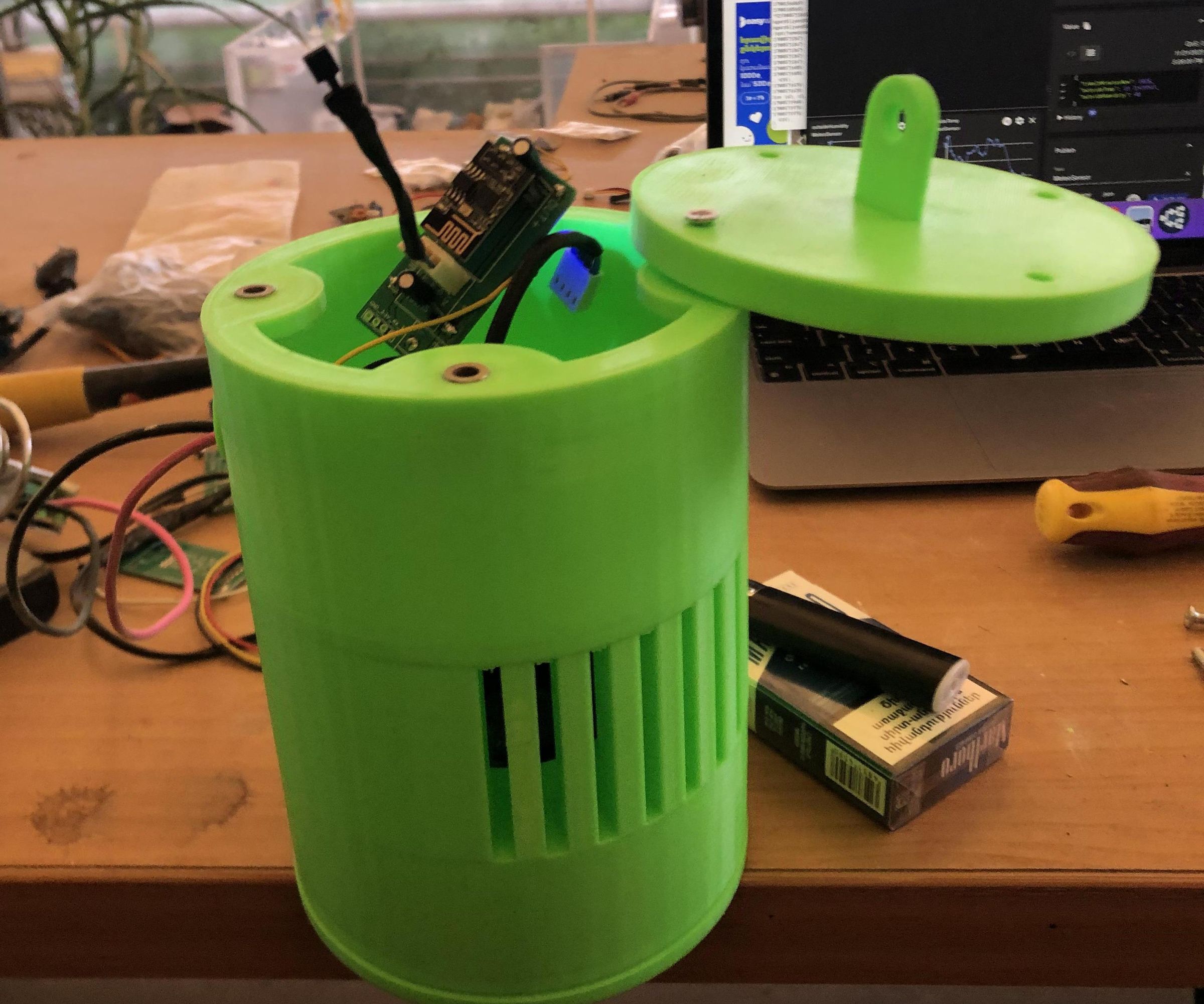 DIY Wireless Temp & Humidity Sensor for Smart Greenhouses