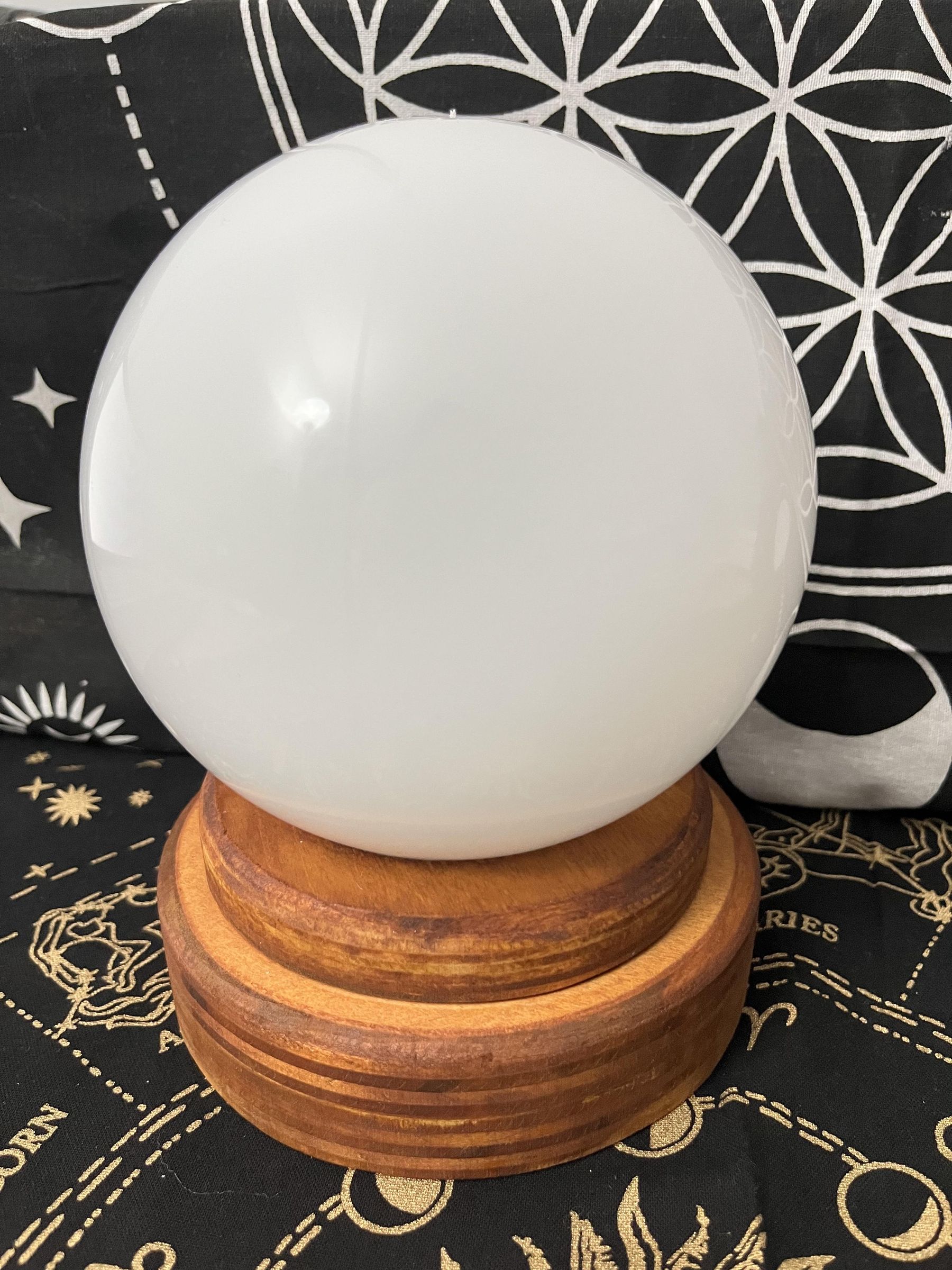Make a Temperature-sensitive Divining Ball