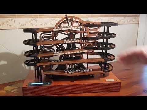 Reloj De Bolas De Acero "Noria" / Rolling Ball Clock "Noria"