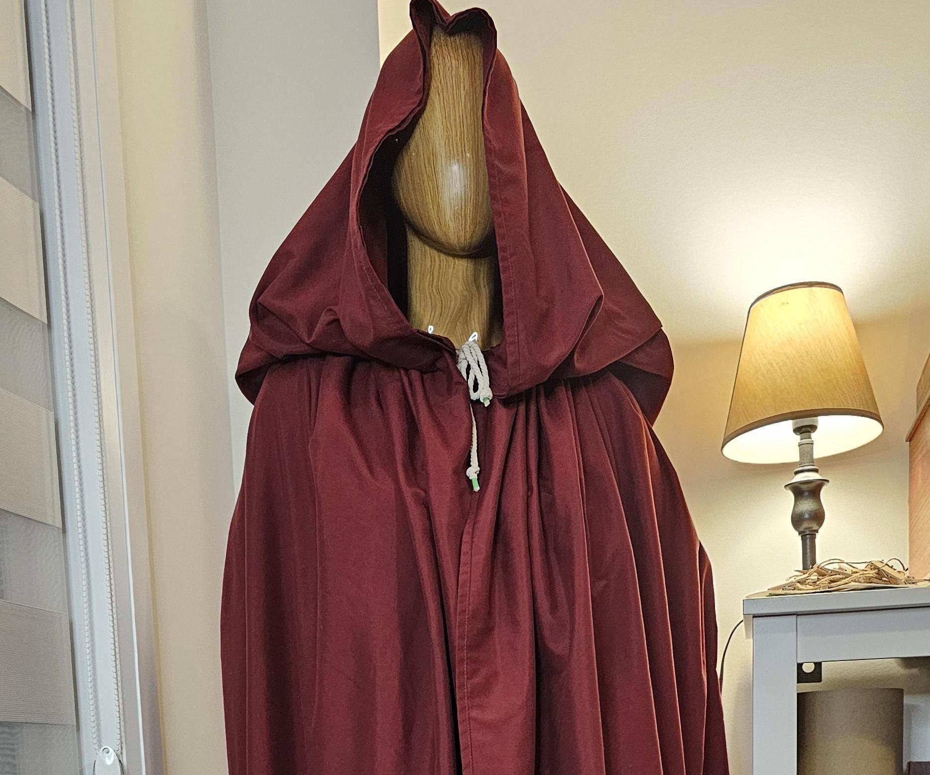 Easy DIY Cloak From a Bedsheet