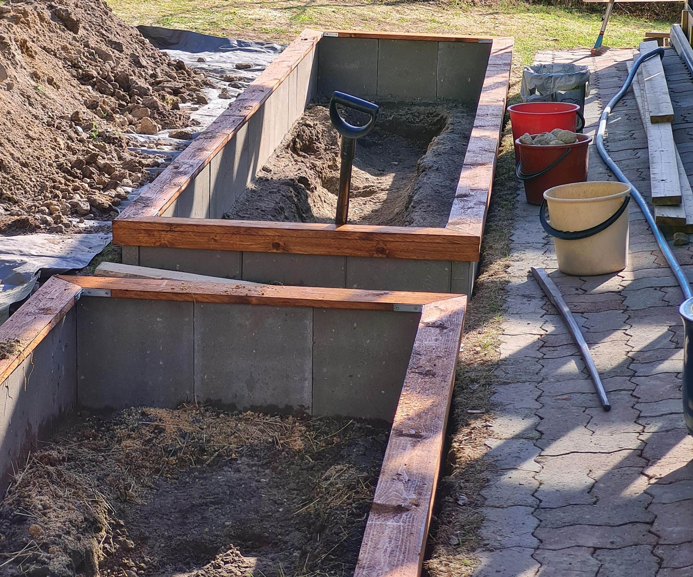 Easy Raised Garden Bed From Pavers