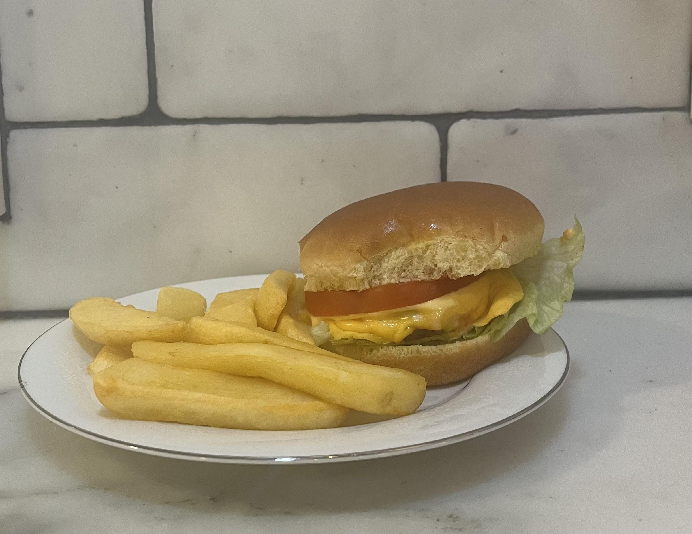 Fabulous Cheeseburger & Fries 