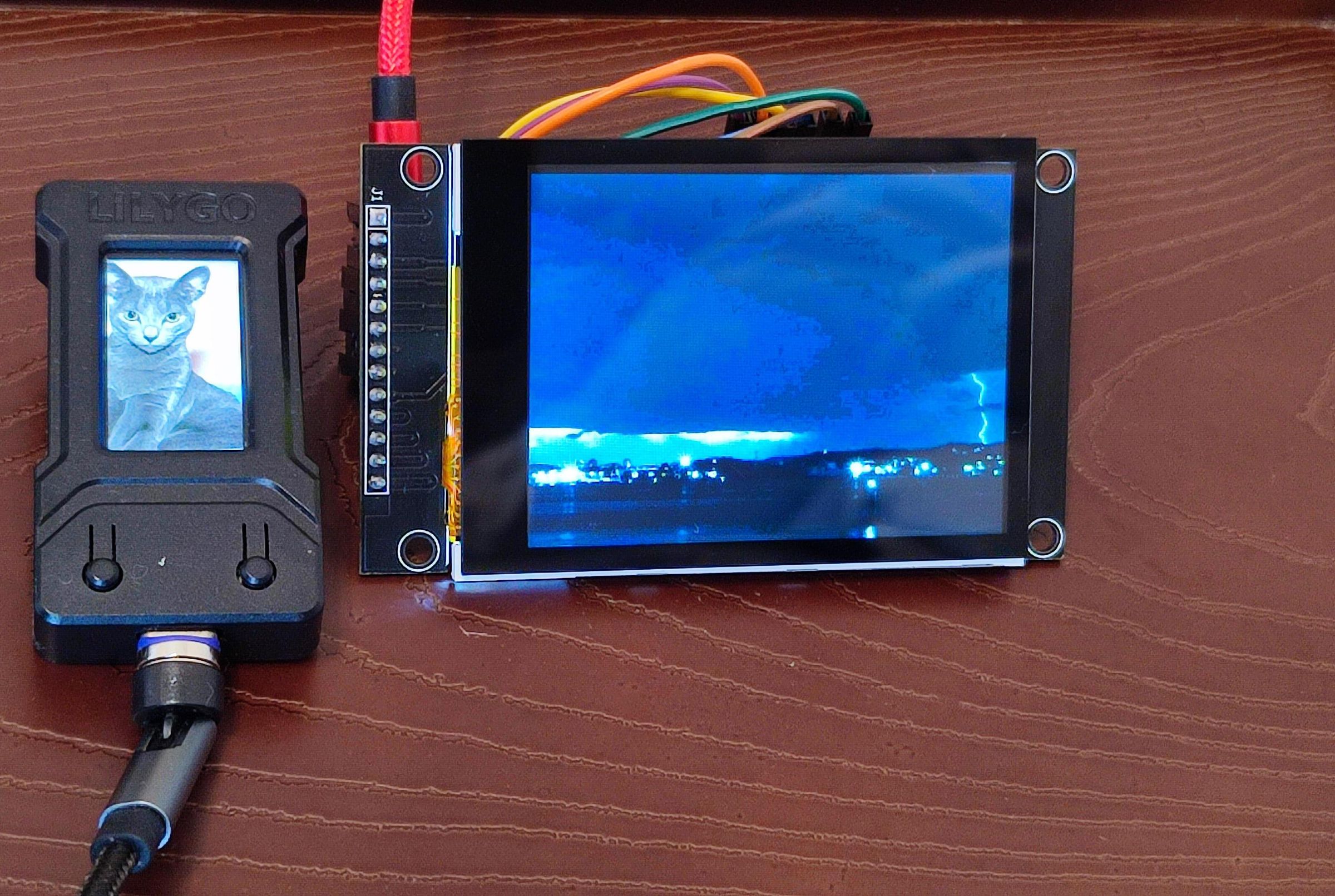 Simple Arduino Framework Raspberry Pi Pico / ESP32 TFT LCD Photo Frame Implementation With Photos Downloaded From the Internet Via DumbDisplay