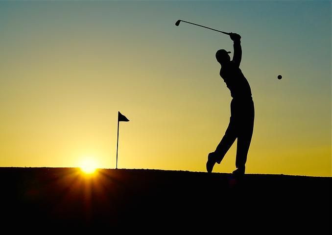 How to Properly Swing a Golf Club