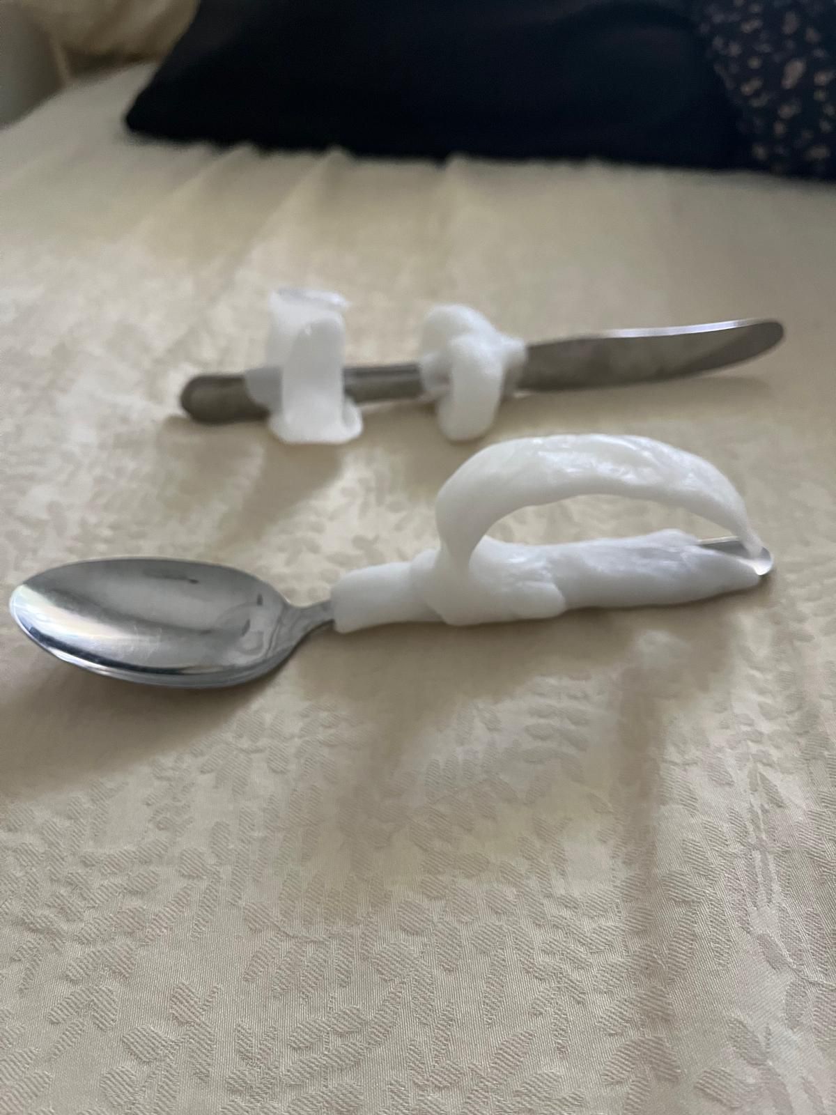 Adaptación De Cubiertos Para La AVD De Alimentación