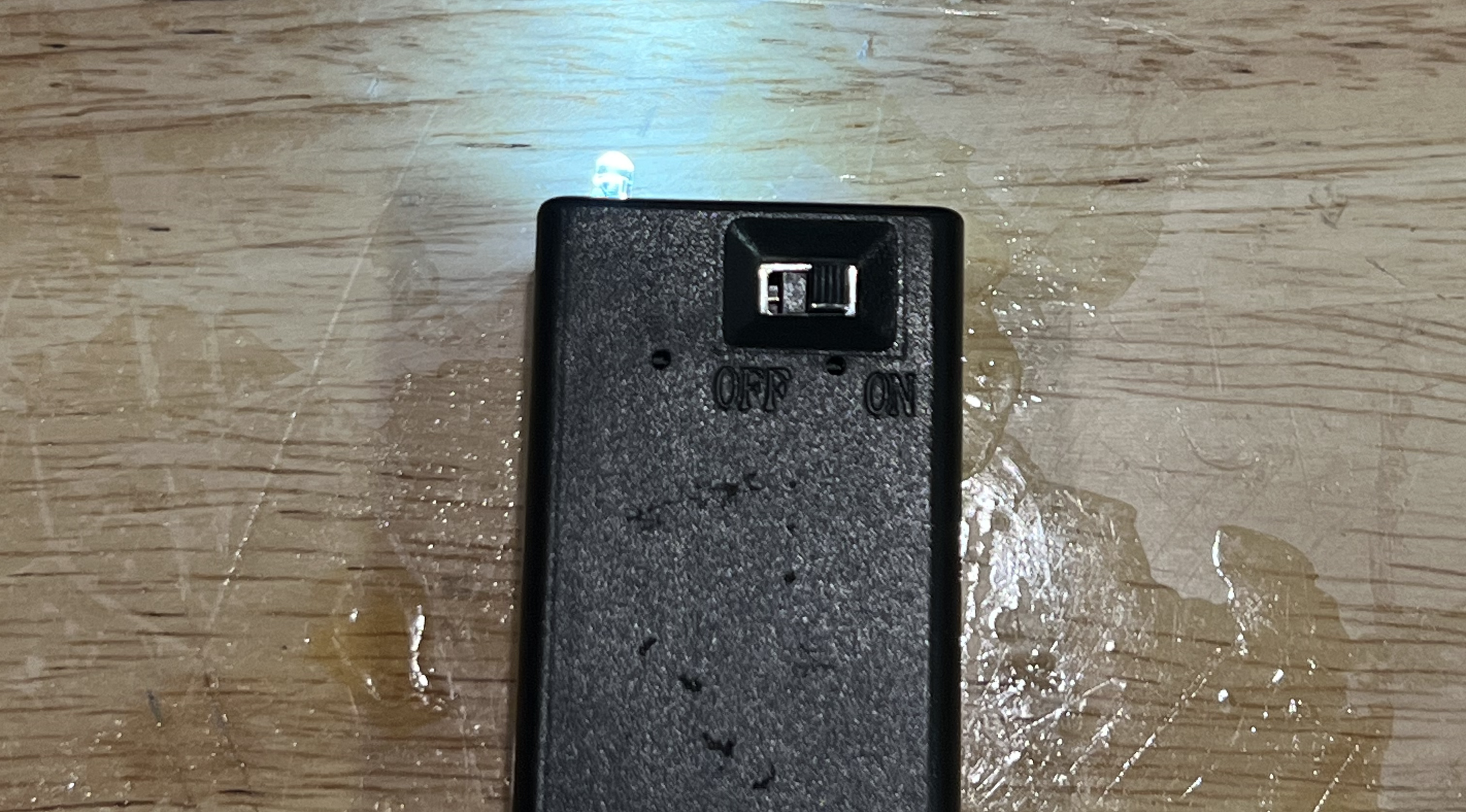 Simple 9v Battery Case Flashlight