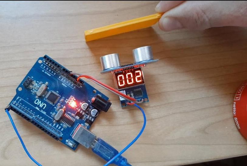 Measuring Distance With HC-SR04P & Ultrasonic Sensor HC-SR04 Using Visuino