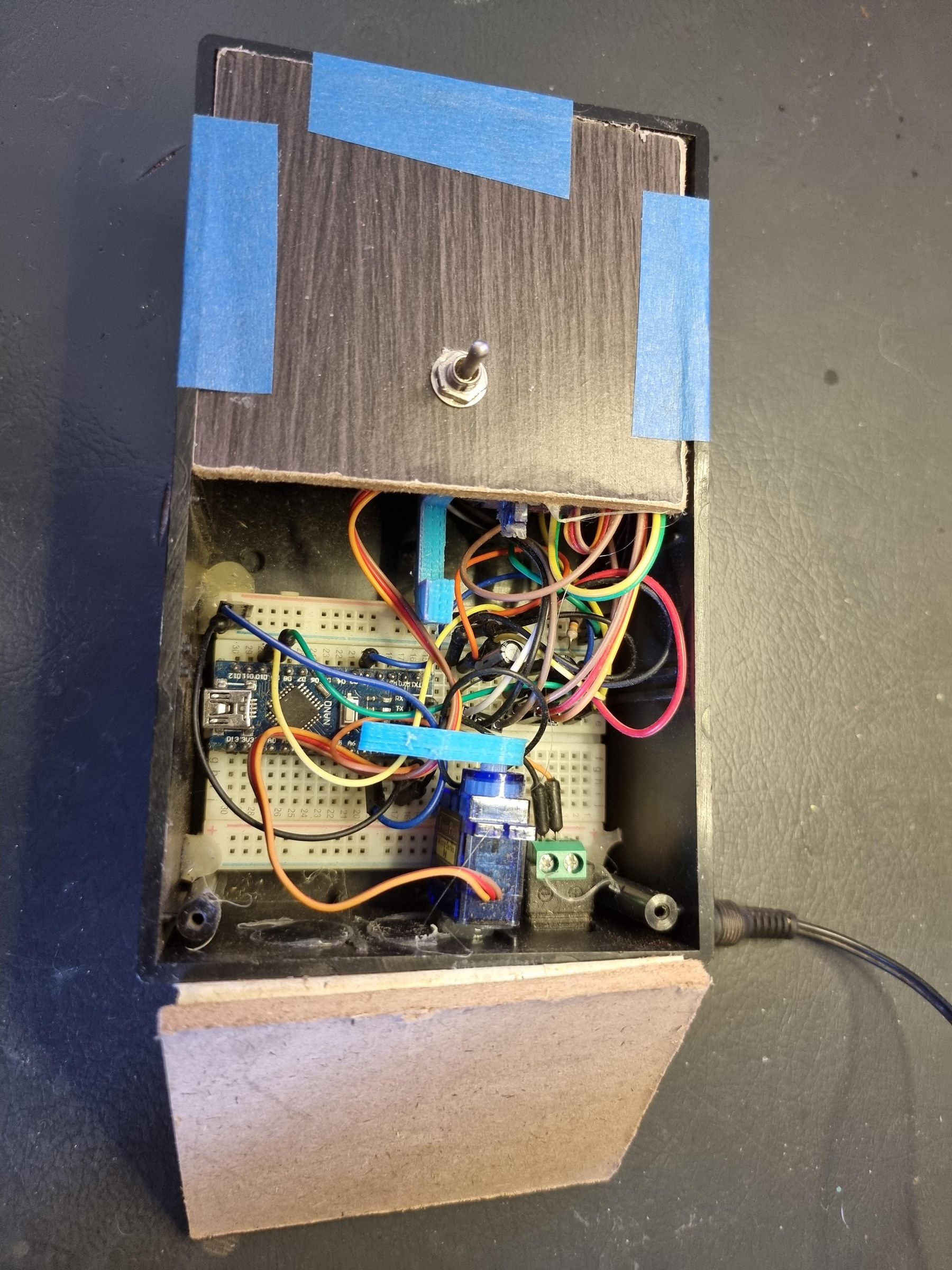 Arduino Useless Box