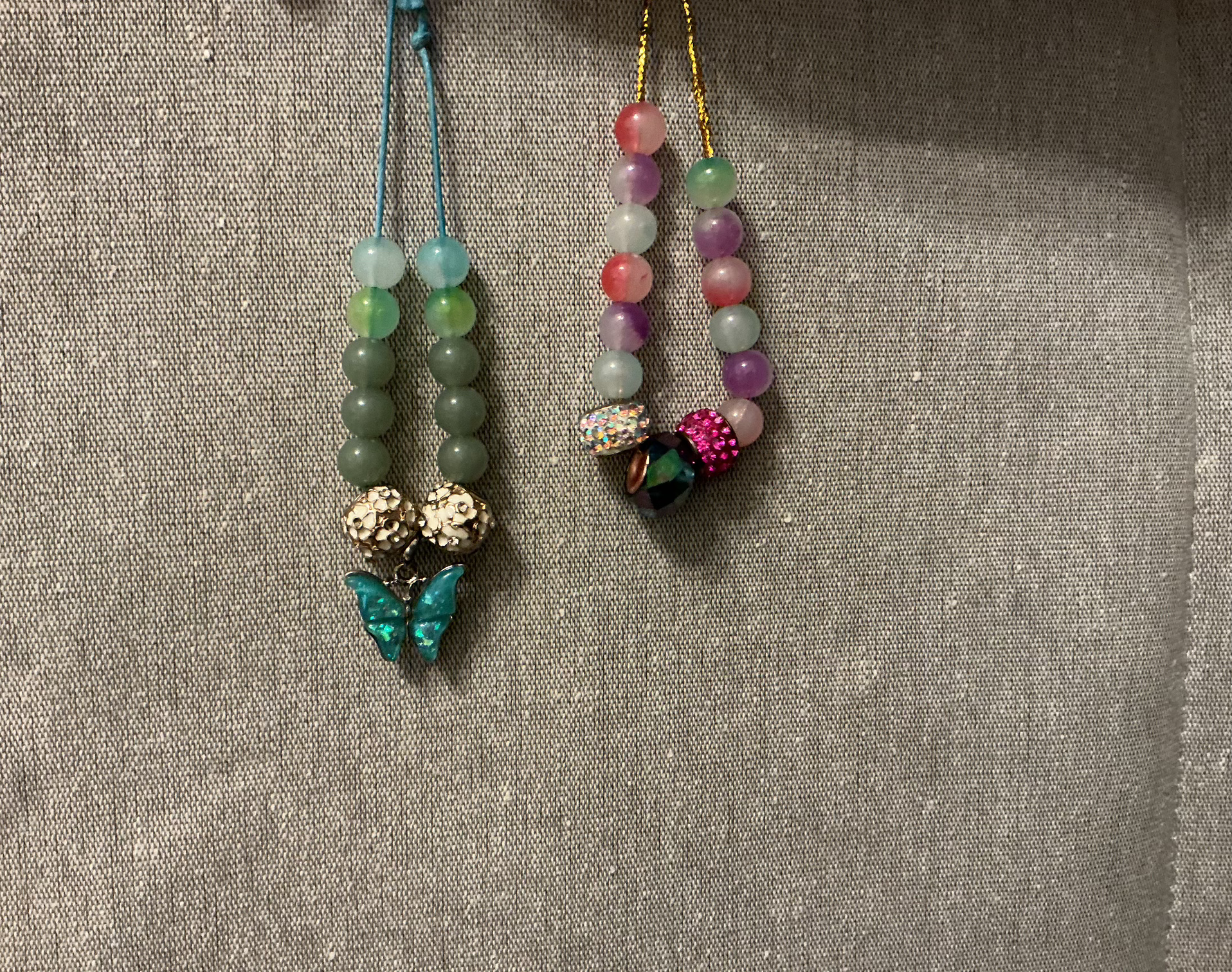 How to Make Simple But Pretty Beaded Bracelets.
