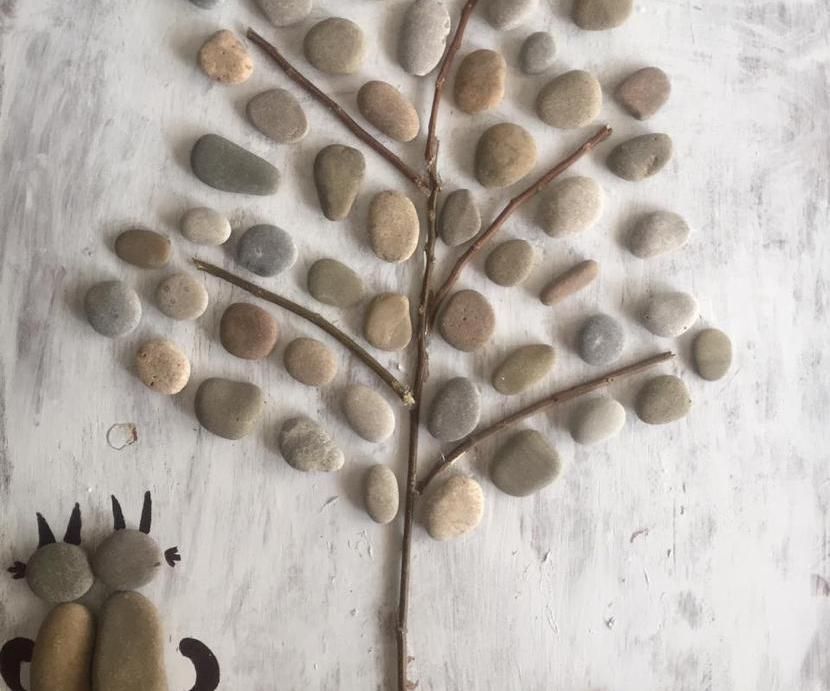 THE TREE OF PEBBLES 