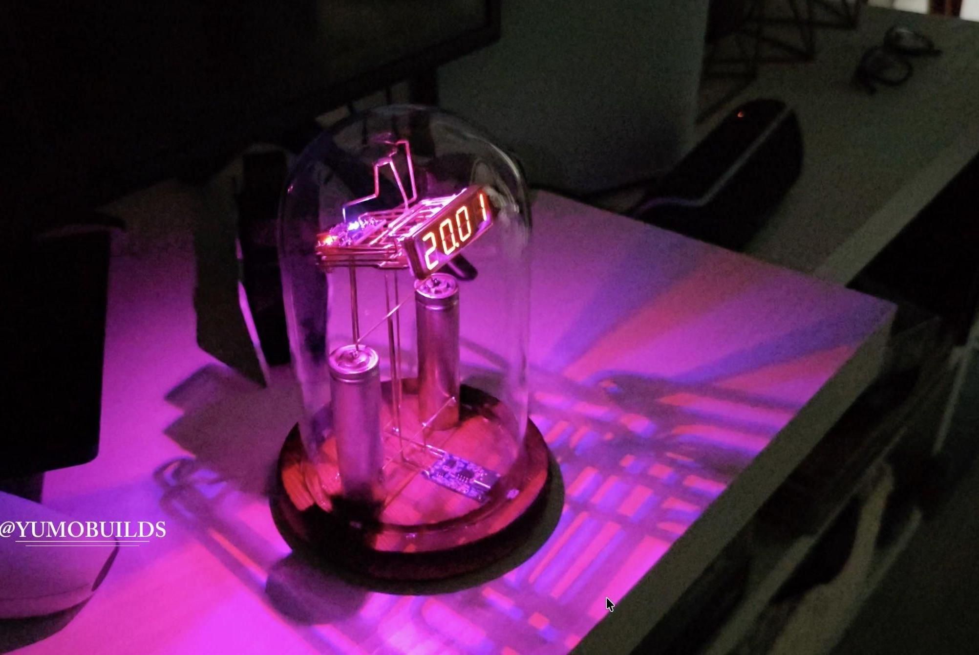 YUMO GLOBE— ESP32-C3 / 4-digit 7-segment Display / Digital Clock Brass Wire Sculptures