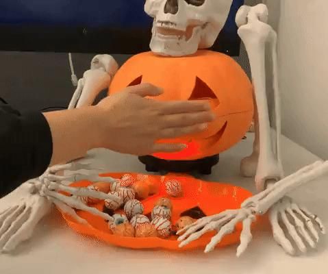 Halloween Radar-Powered Candy Dispenser🎃 Wave at the Pumpkin and Watch the Trick-or-treat!