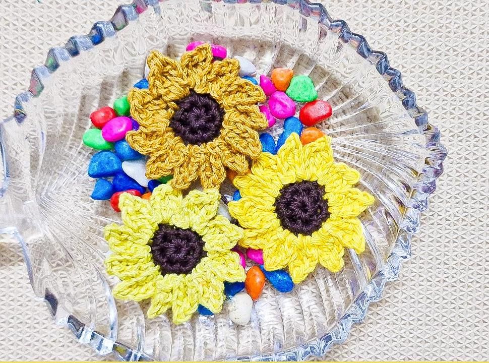 Super Easy and Quick Crochet Sunflower Applique Pattern