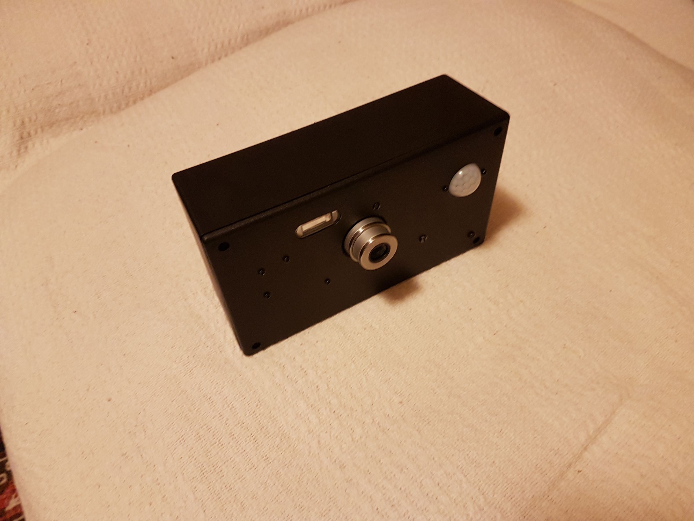 Black box spy cam (truvelo speed camera style)