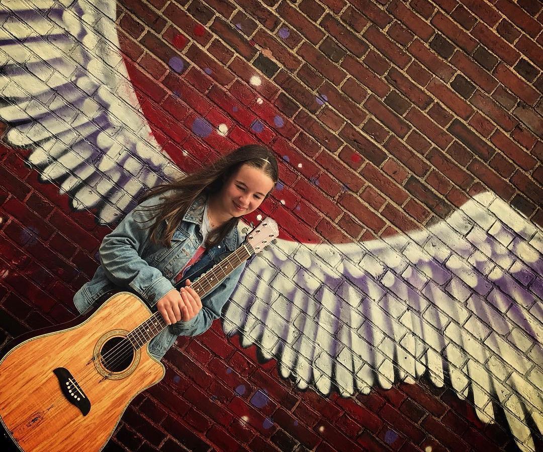 Winged Guitar Stand