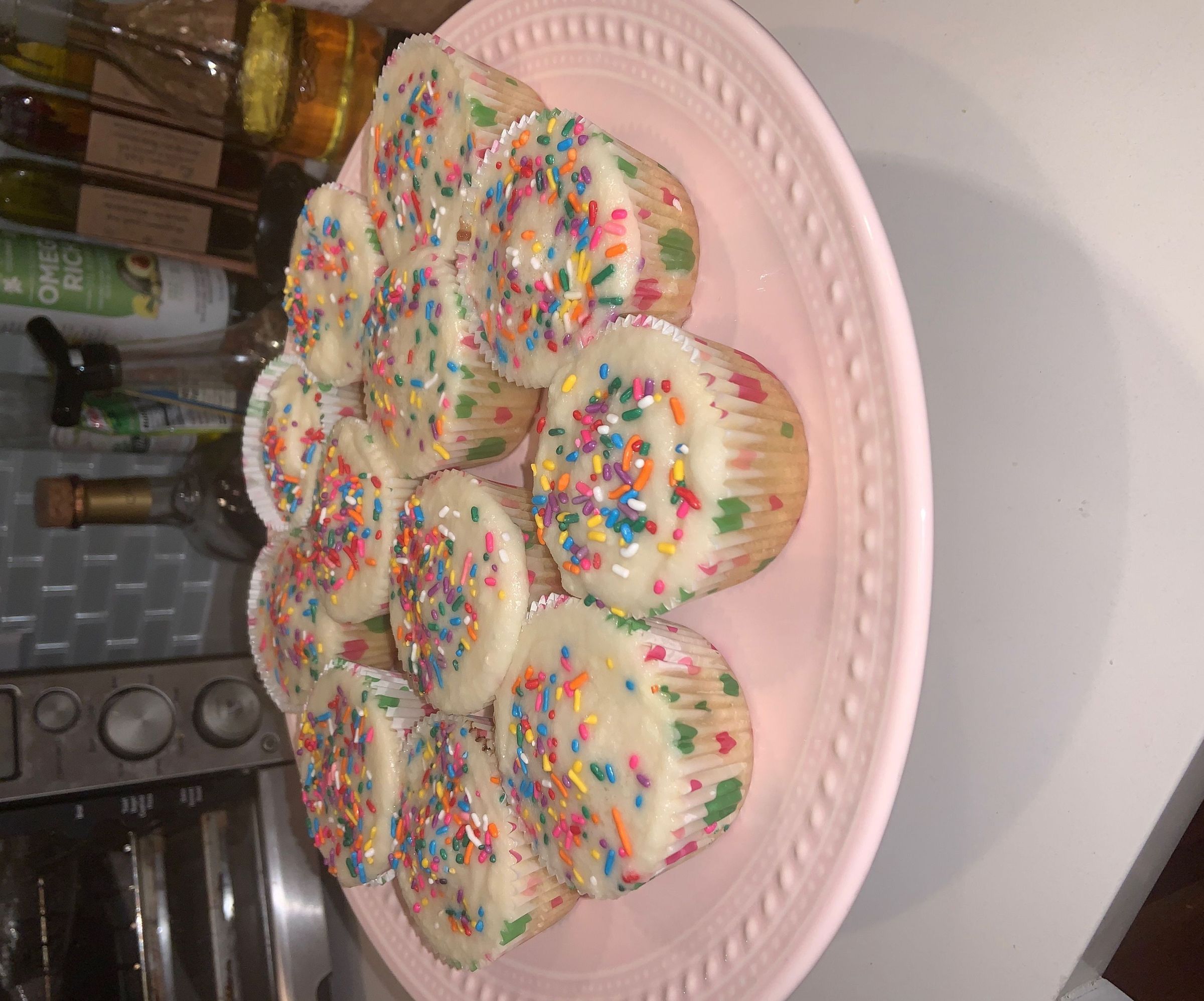 Vanilla Cupcakes W/ Buttercream Frosting