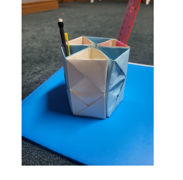 The pencil stander