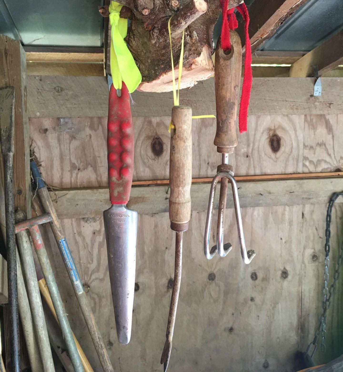 Auxiliary Tool Hanger