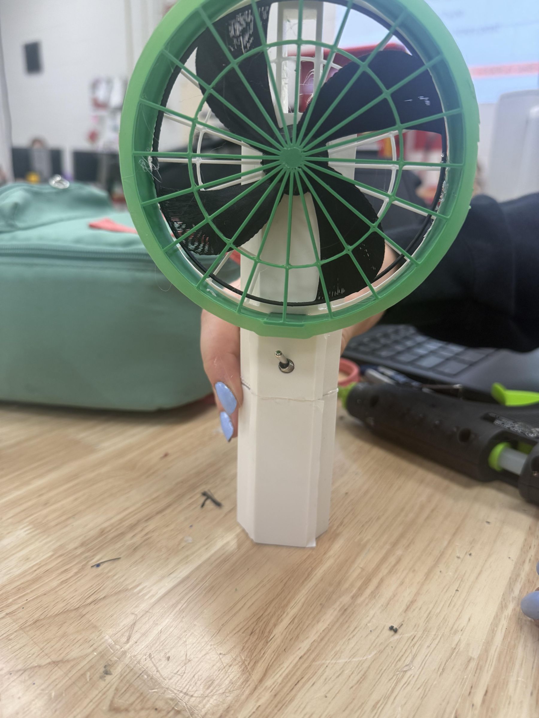 Battery Powered Personal Fan