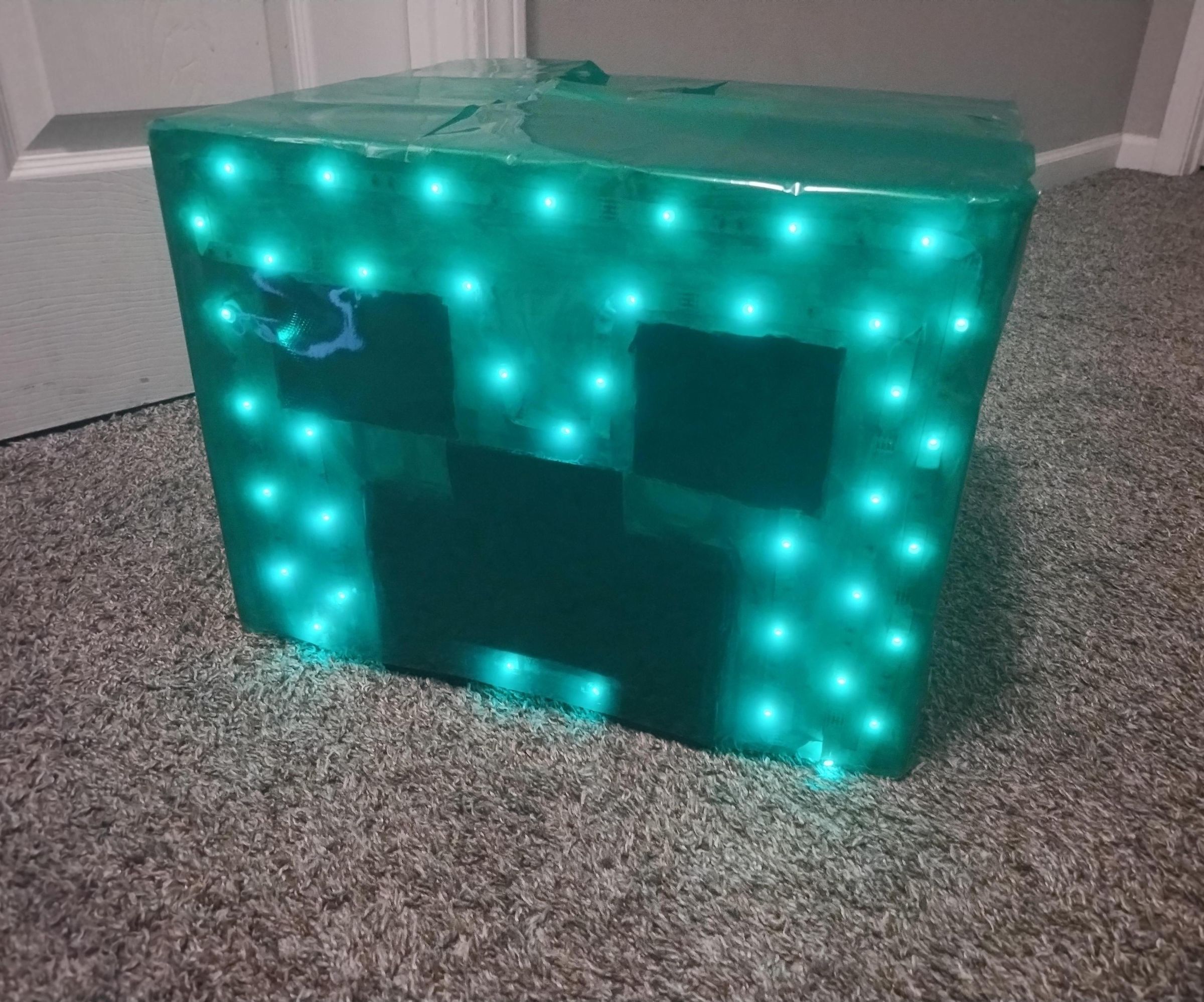 LED Wearable Creeper Head