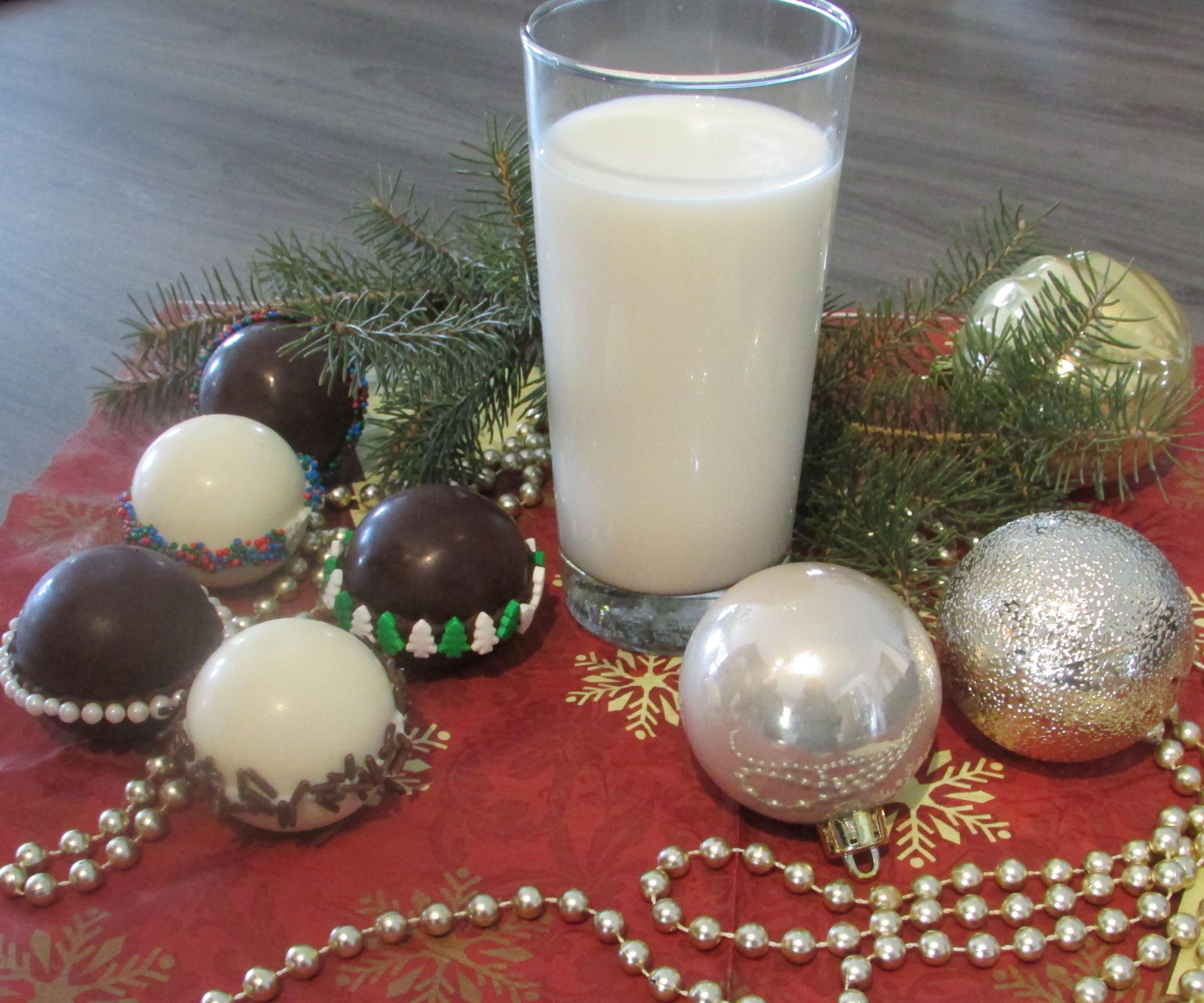 DIY Hot Chocolate Bombs!!
