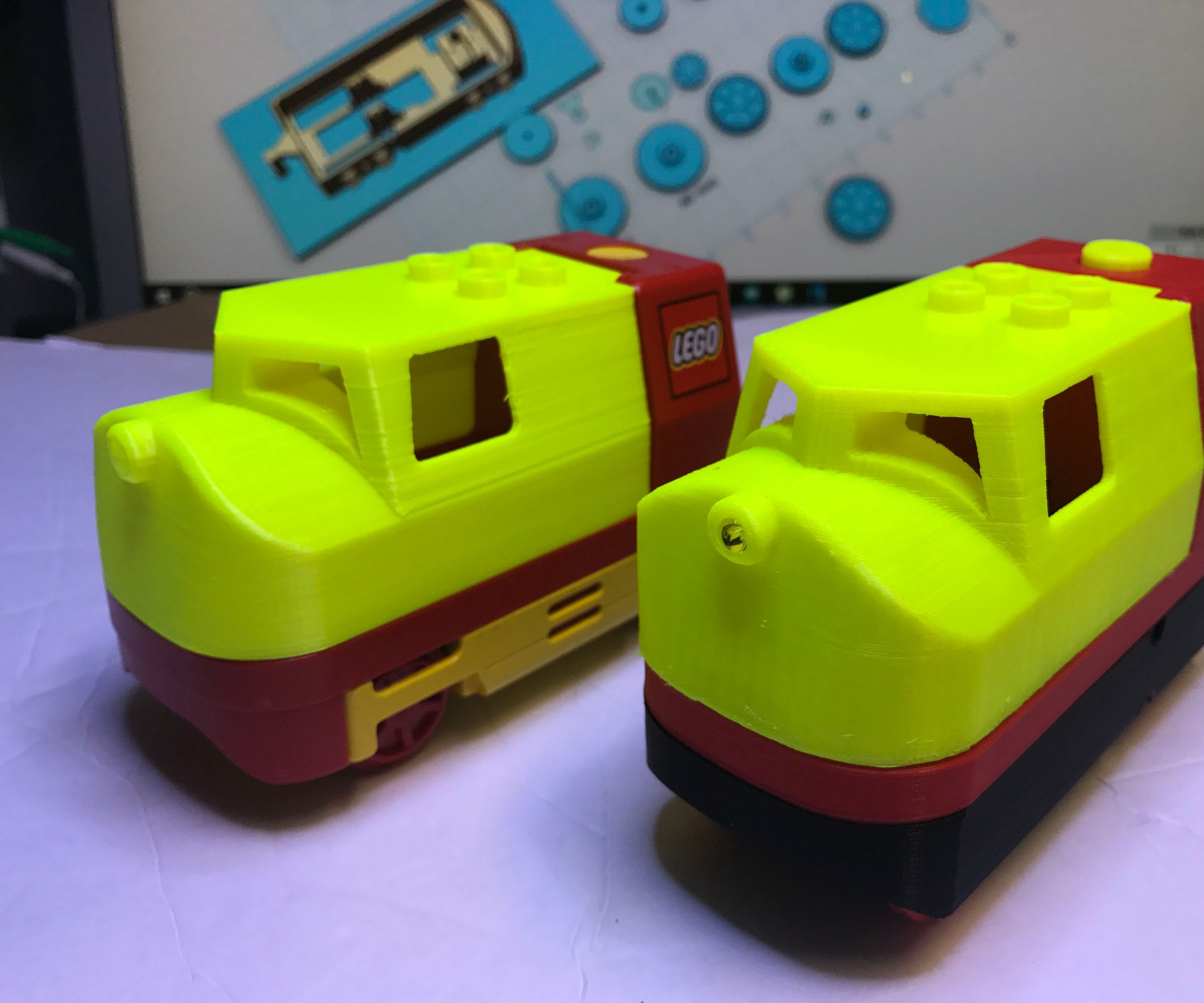 3D Printed Lego Duplo Compatible Motorized Locomotive