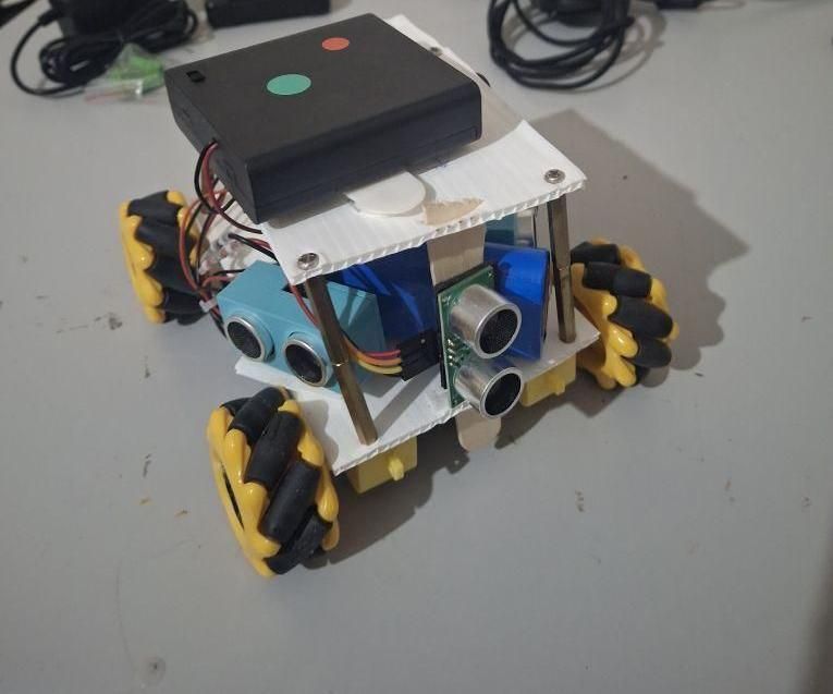 Cerberus: Obstacle Avoiding Robot With Mecanum Wheels