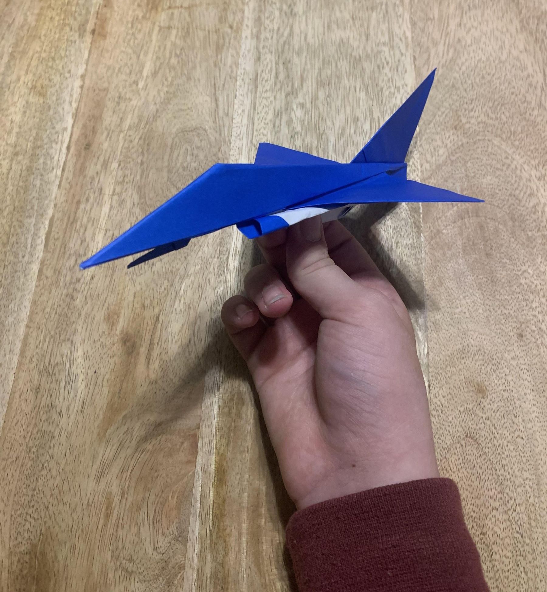 Thunderbolt: a Popular Paper Jet No How-to