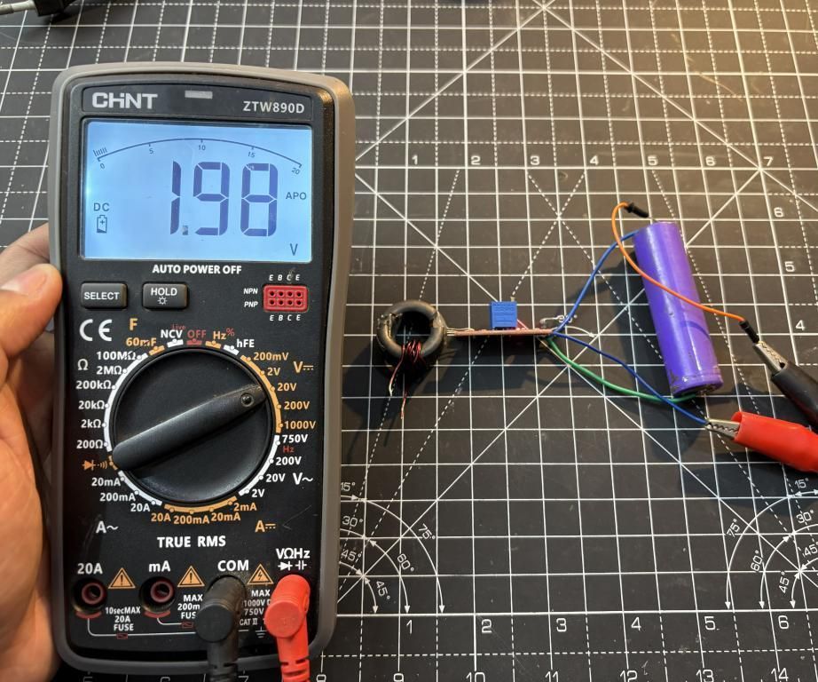 DIY Current Meter Using a Ferrite Core and Hall Sensor
