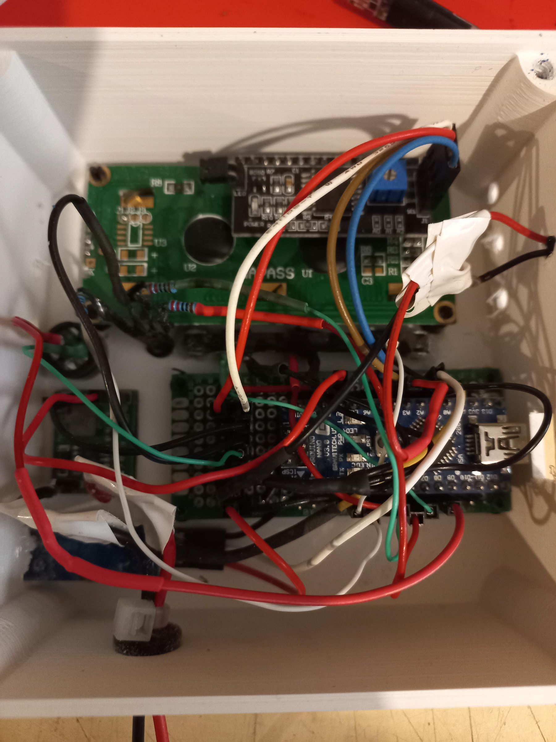 Battery Measure Device With Low Voltage Alarm