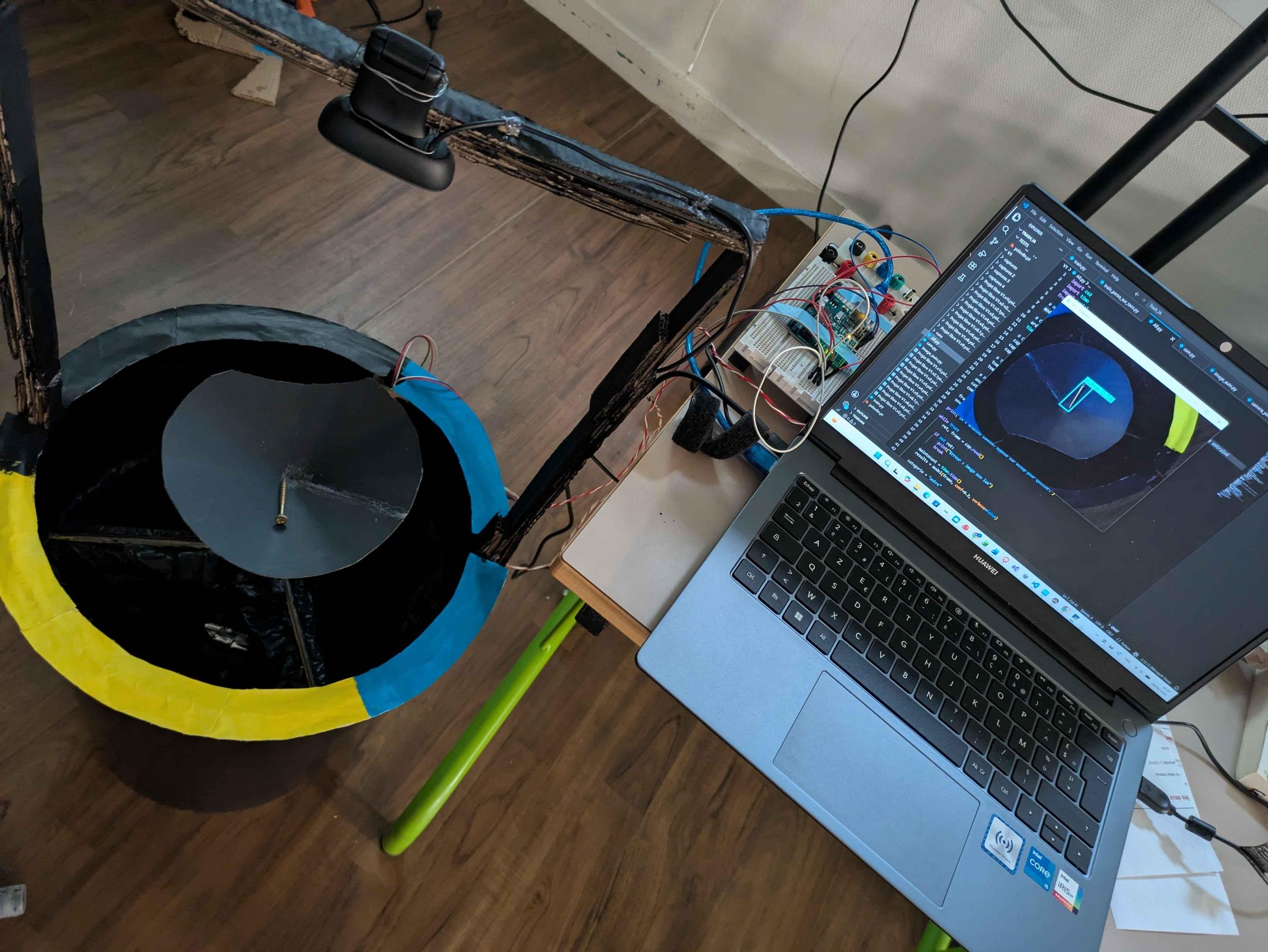 TRÏA : AI-Powered Sorting Bin