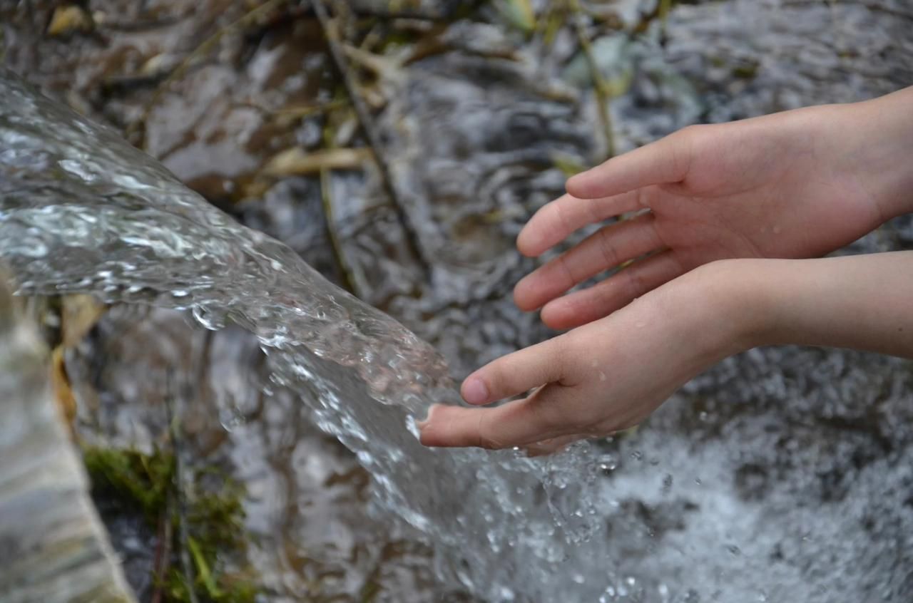 Efektivitas Penyaring Air Berlapis Dalam Menjernihkan Air Tercemar Akibat Banjir