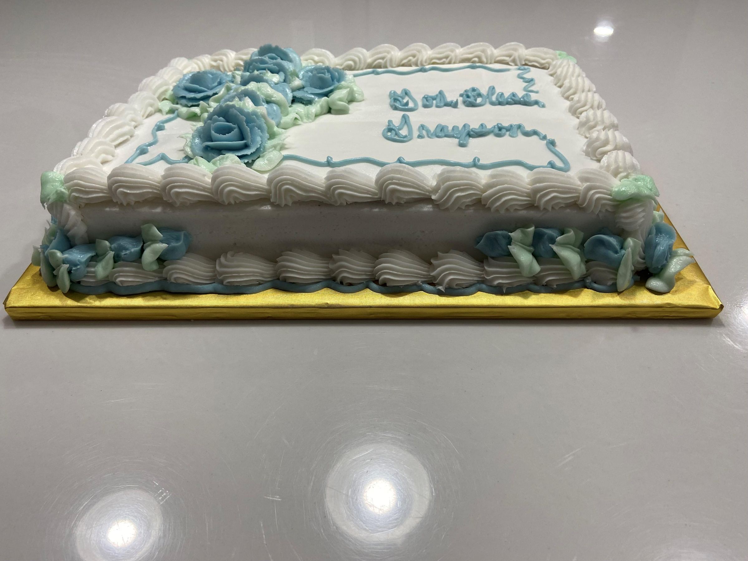 How to Make Traditional Almond Wedding Cake Icing
