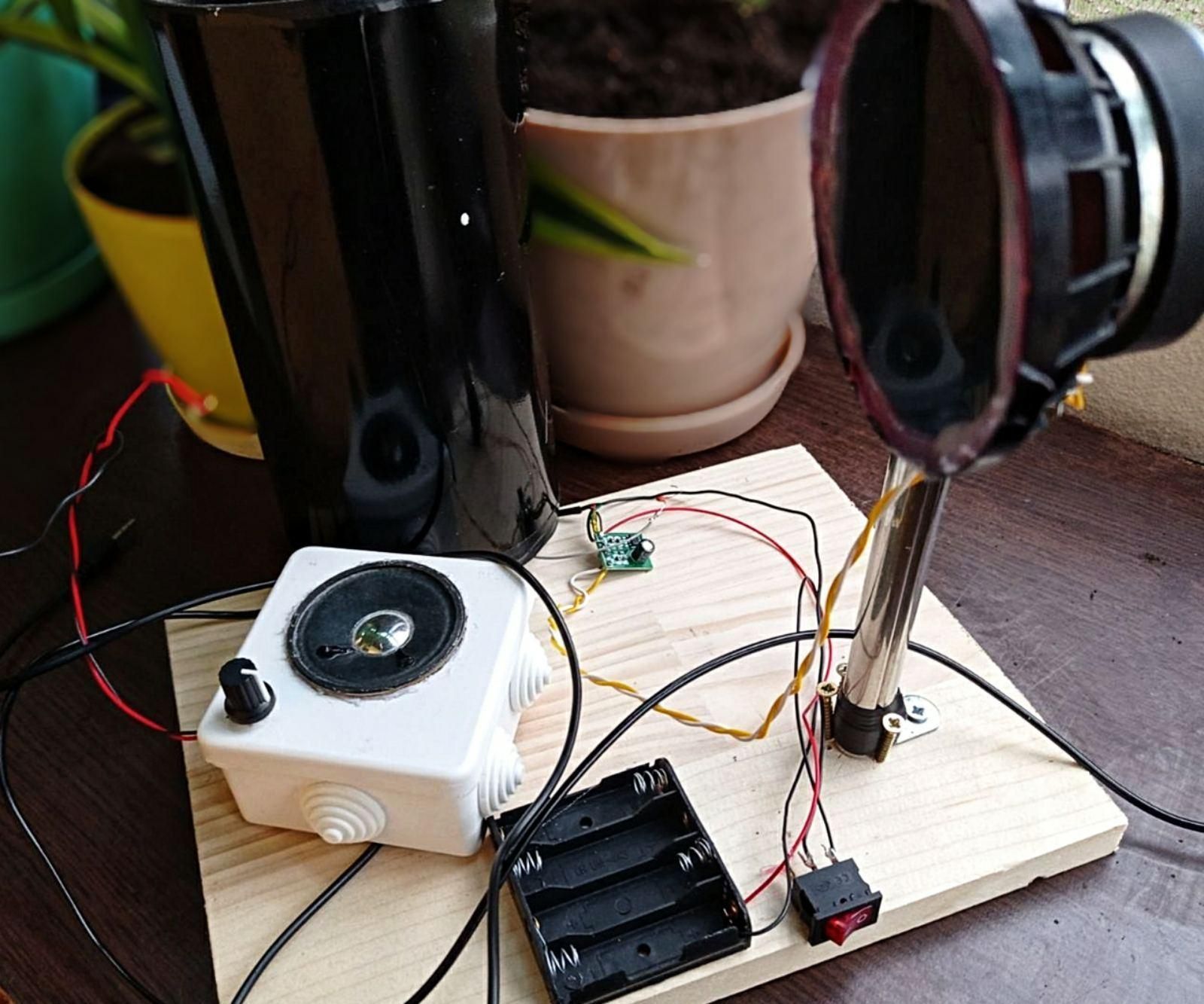 DIY Photophone (transmit Sound Over a Beam of Light)