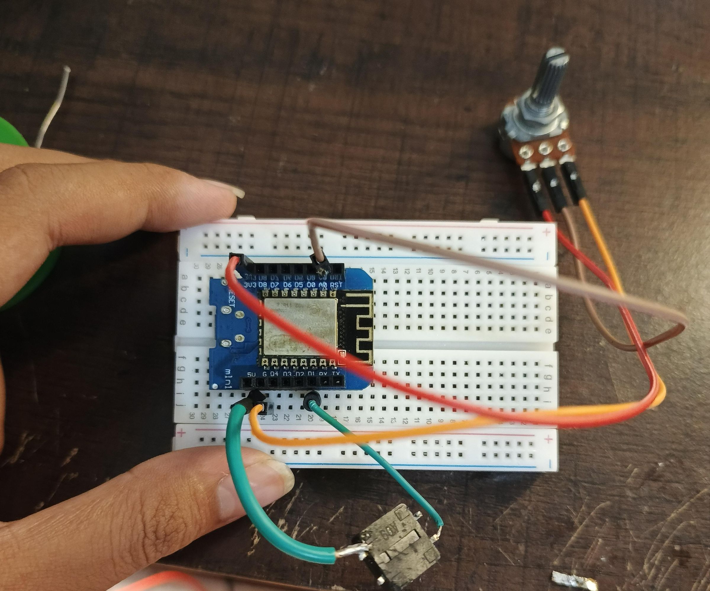 ESP8266 Prototype MIDI Controller Via USB With 1 Button and 1 Potentio