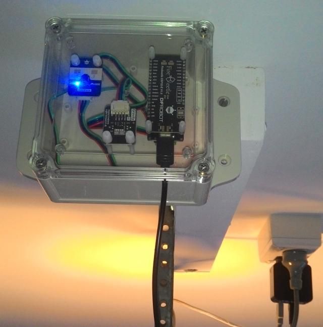 Automatic Room Light -- for Beginners
