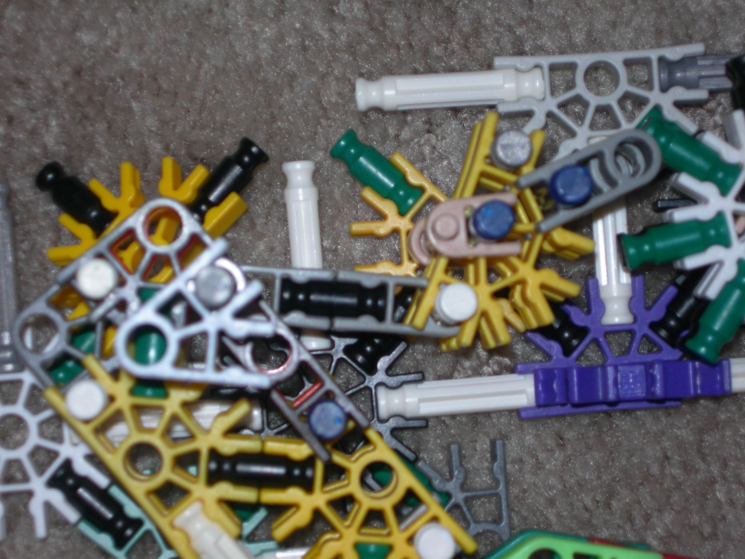 C:\Documents and Settings\Dave\My Documents\My Pictures\K'nex Gnasher Shotgun\K'nex Gnasher Shotgun 034.jpg
