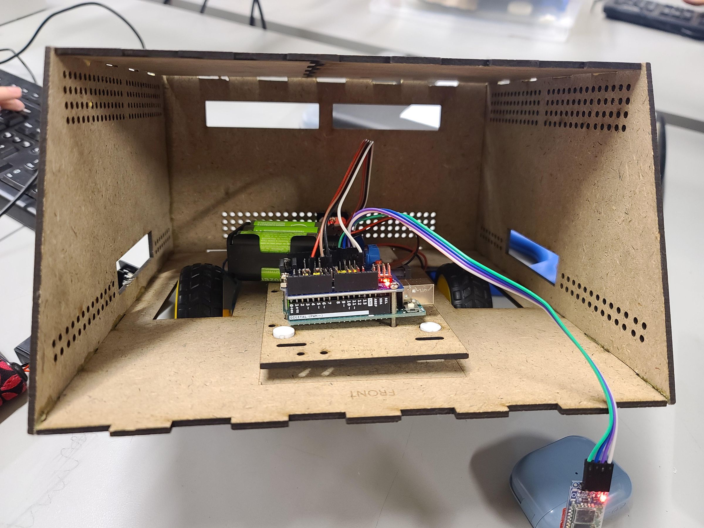 DEI 20 Robot Building