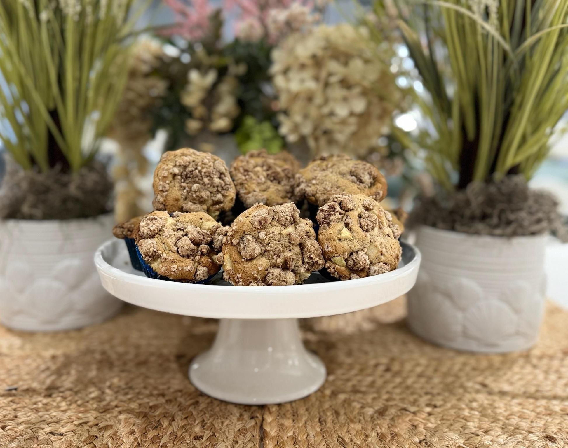 Bakery-Style Apple Streusel Muffins