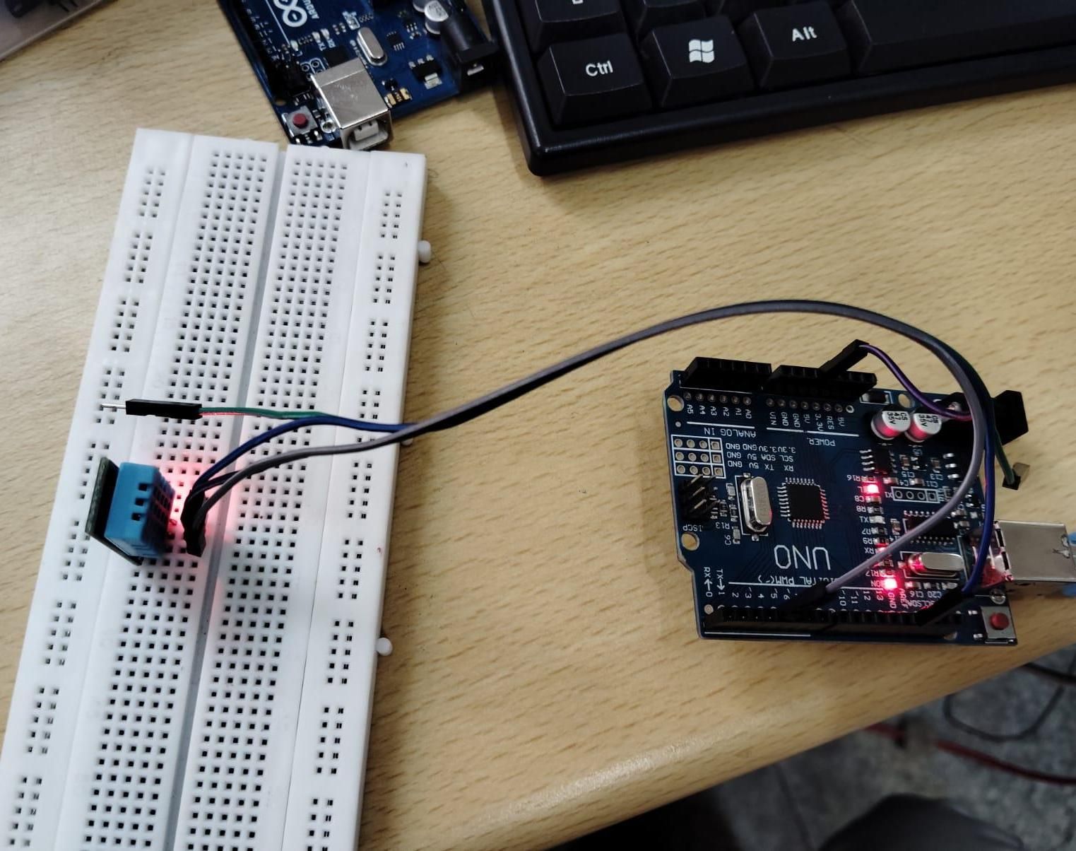 Email Fire Detection and Alert System Using an ESP32 Microcontroller