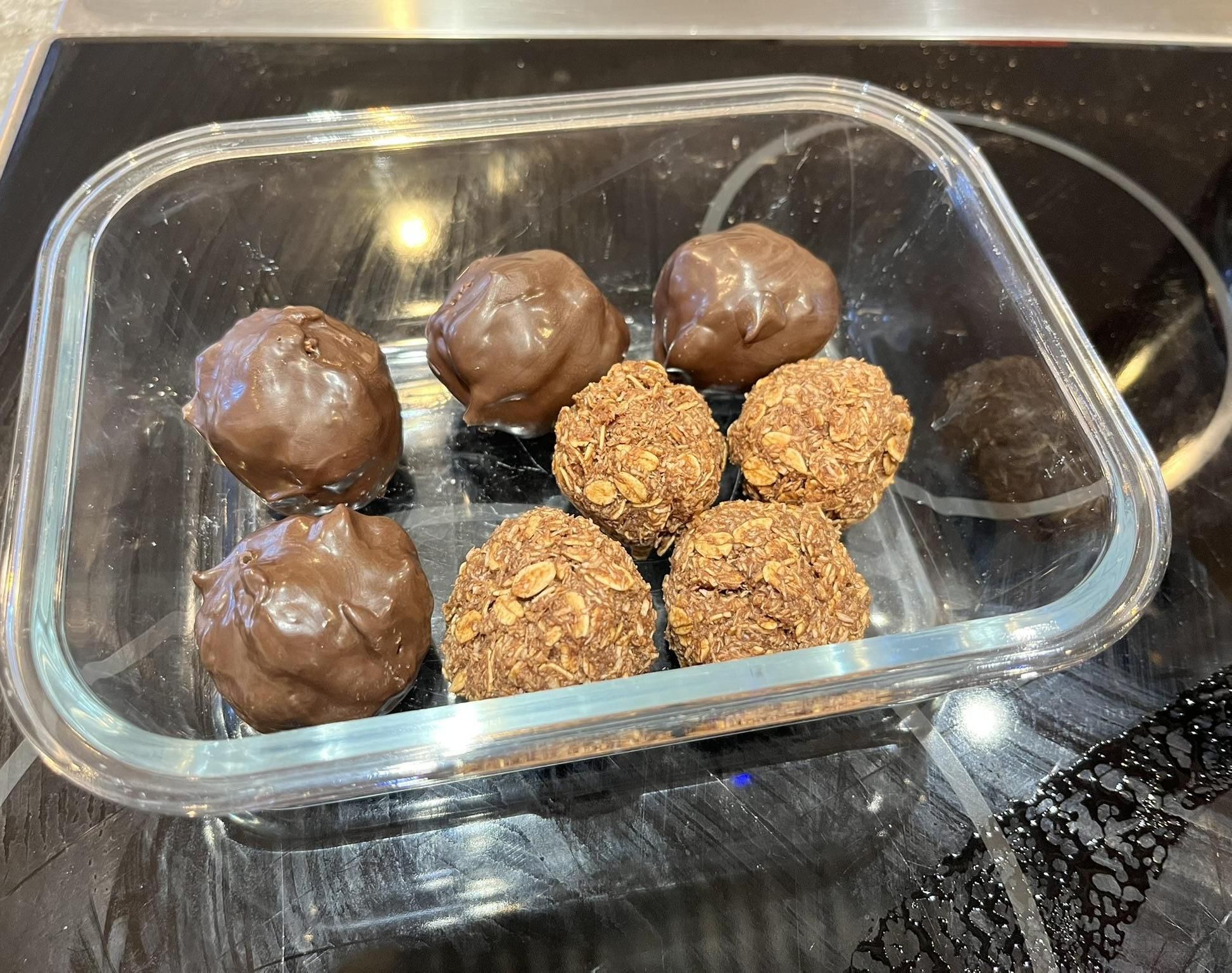 Chocolate-Dipped Chokladbollar