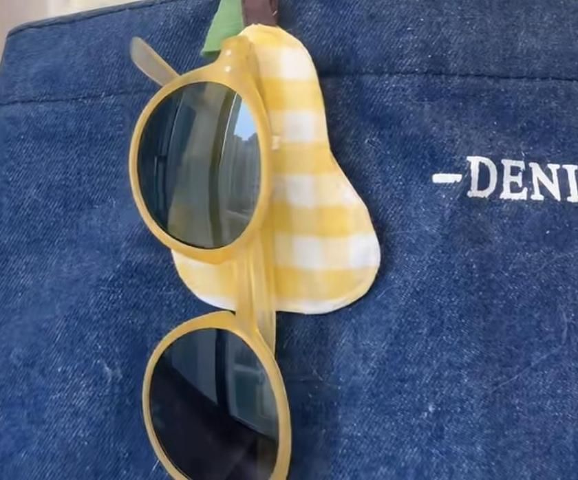 A Pear-Shaped Bag Charm That “Hugs” Your Sunglasses – DIY Tutorial