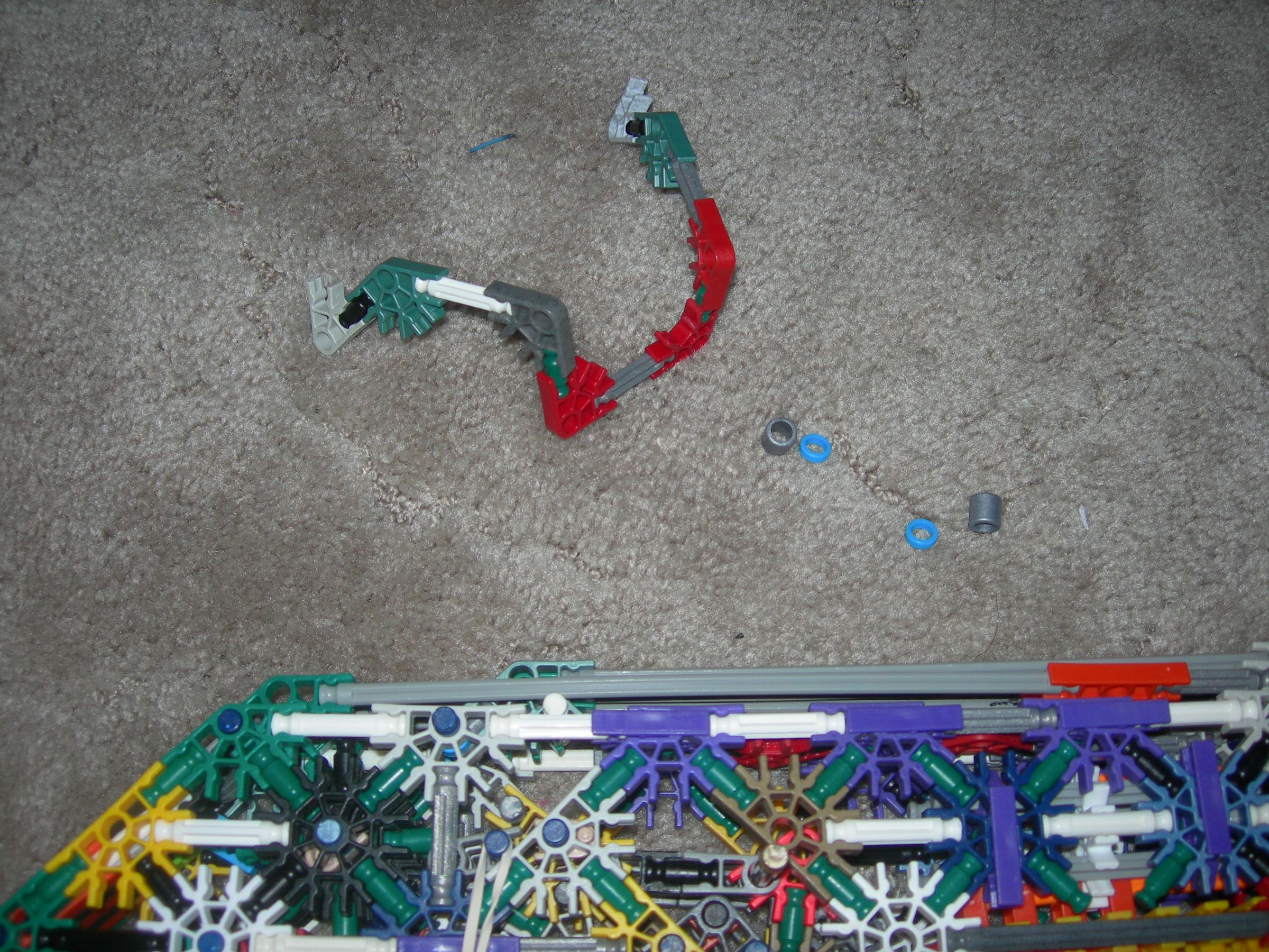 C:\Documents and Settings\Dave\My Documents\My Pictures\K'nex Gnasher Shotgun UPG\K'nex Gnasher Shotgun UPG 003.jpg