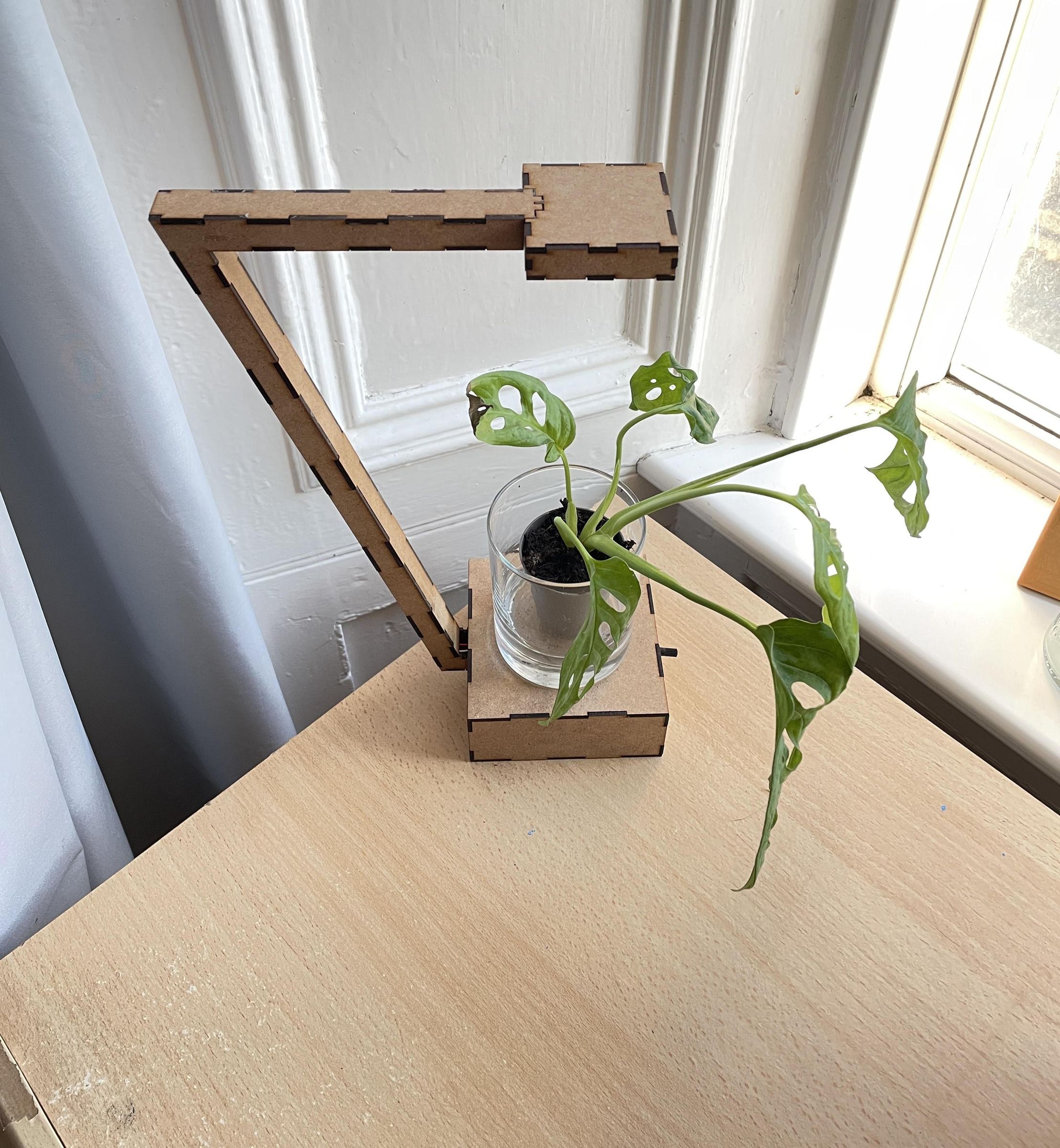 A Sunlight Reactive Grow Lamp