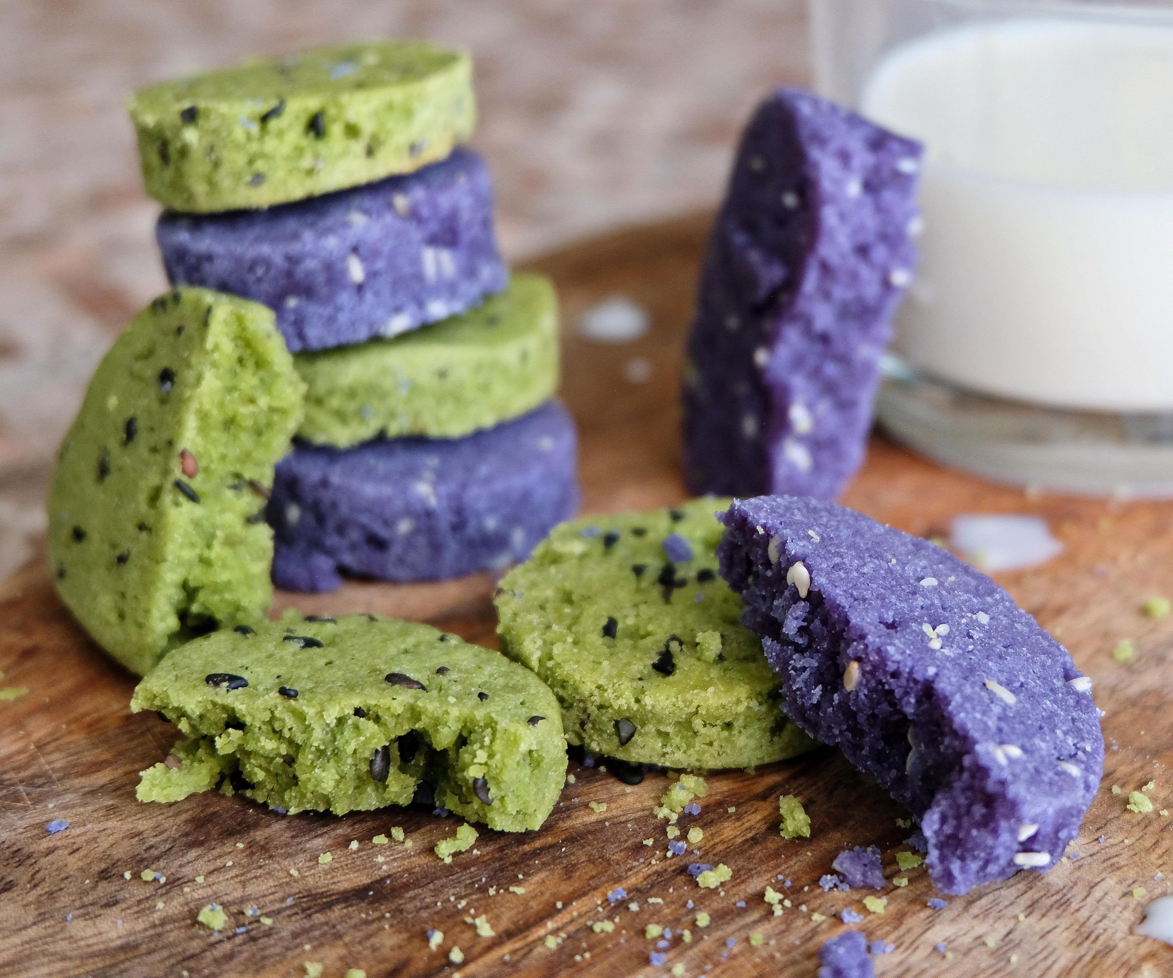 Unusual Colored Tea Cookies Without Dyes