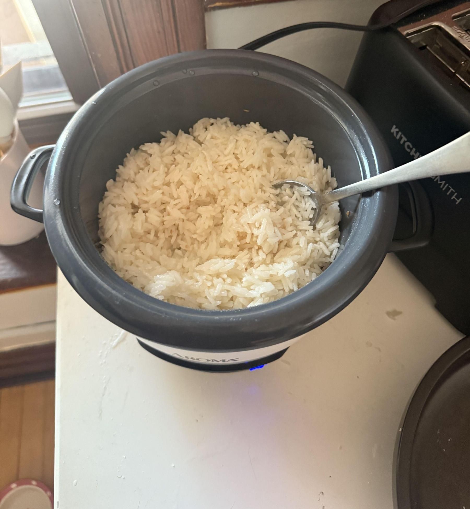 How to Make Peruvian-Style White Rice in a Rice Cooker