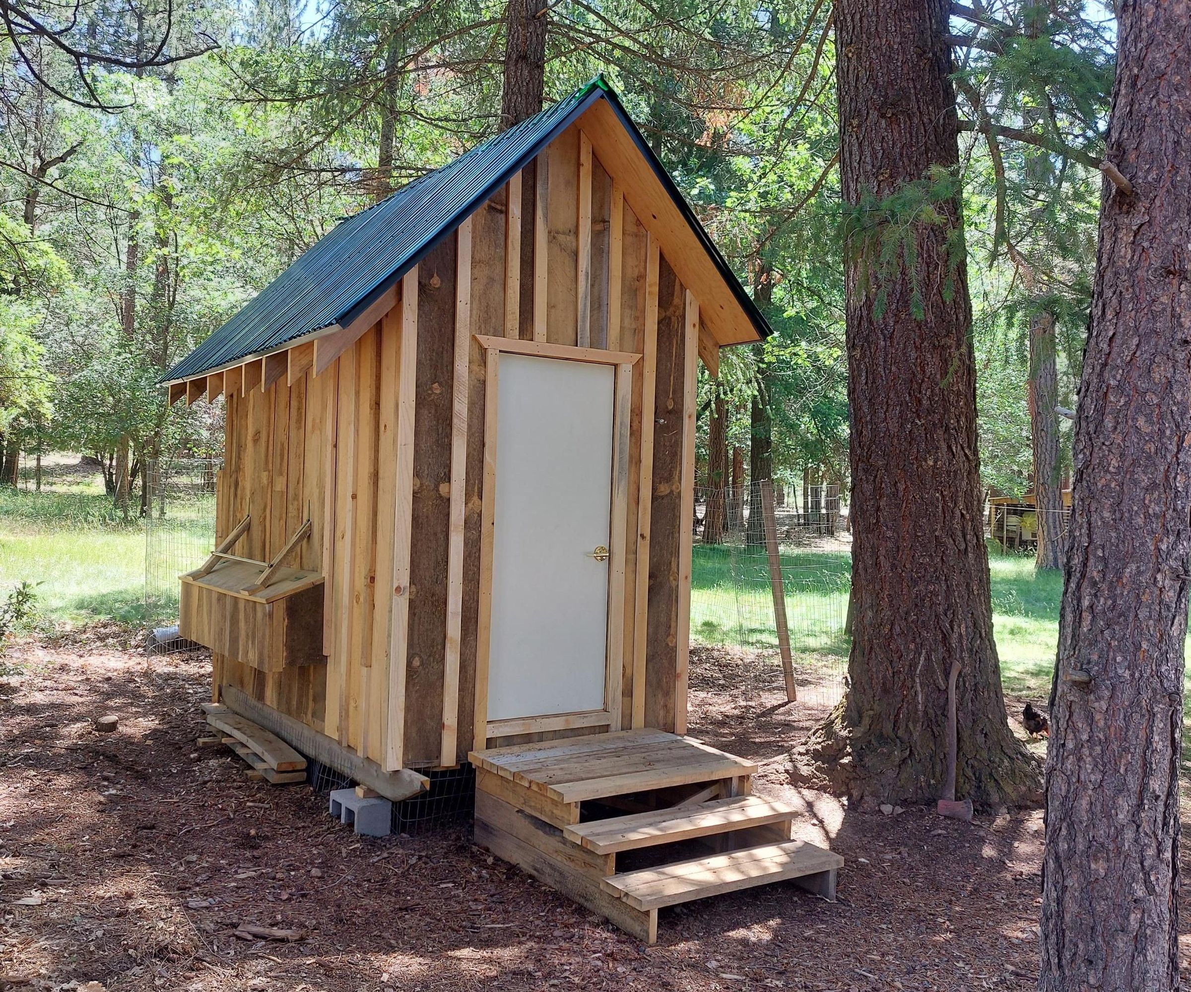 Easy-Care Henhouse