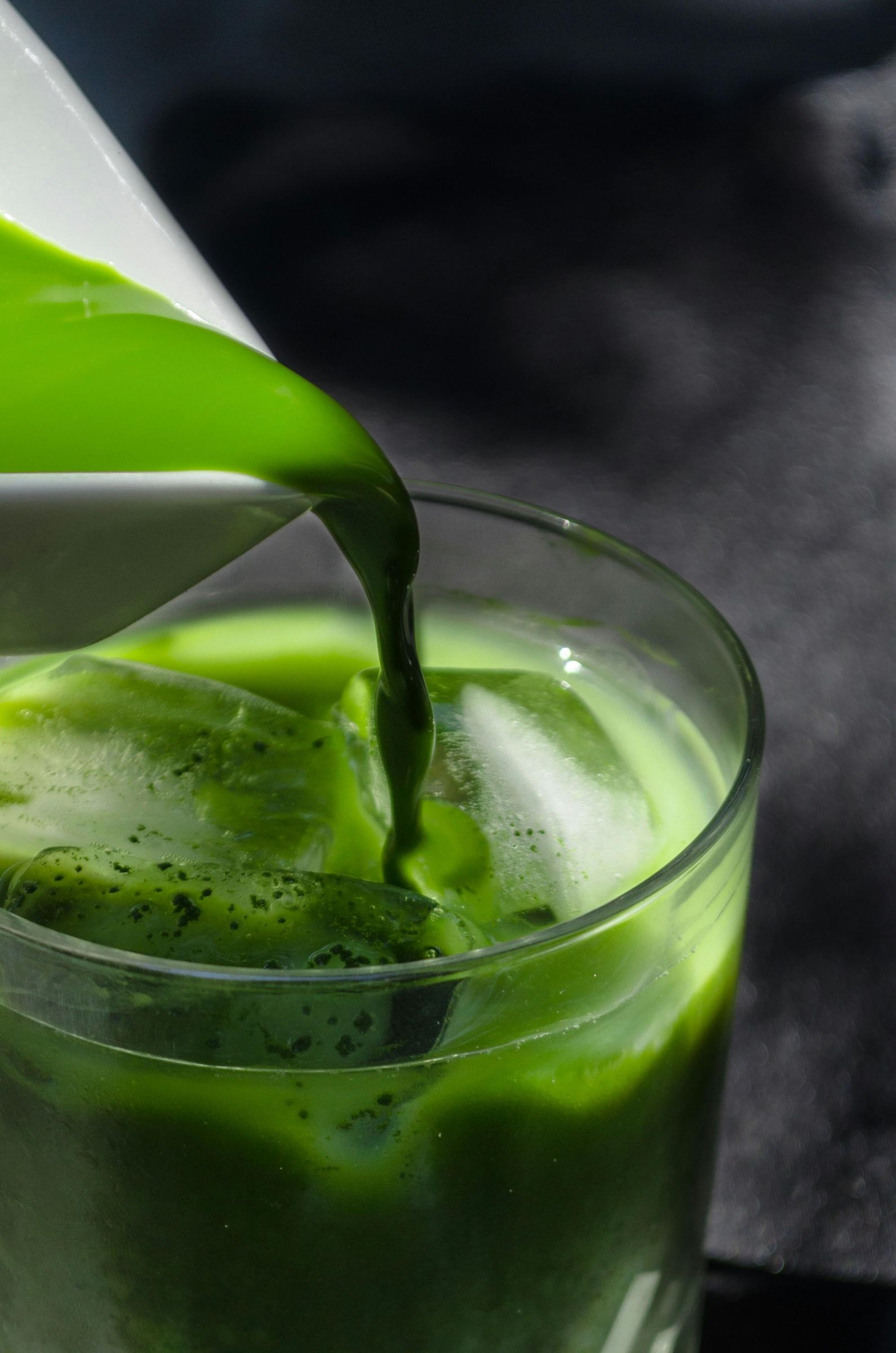 How to Make a Delicious Iced Matcha Latte at Home