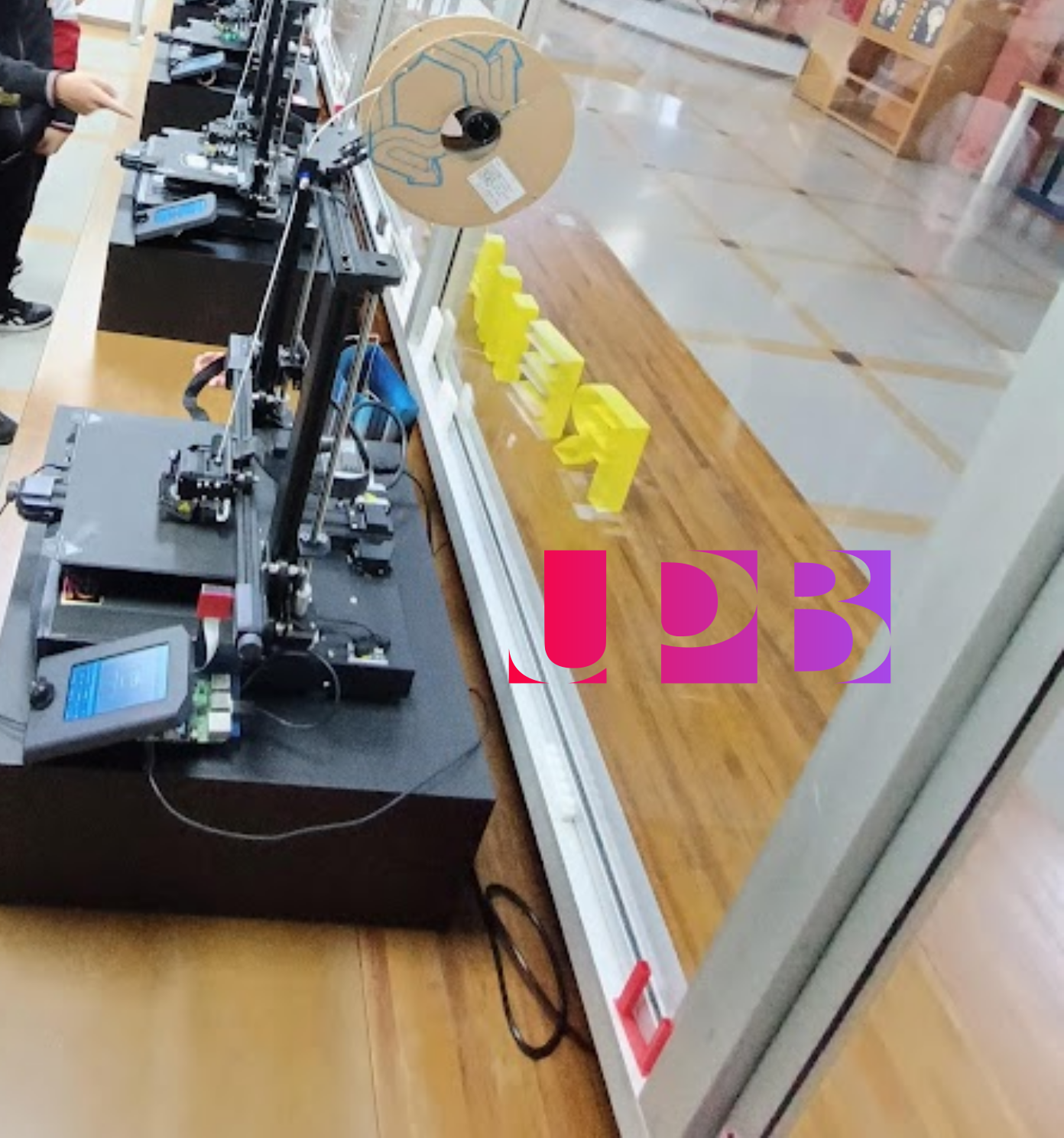 Makerspace UPB: Usando Las Impresoras 3D Del Makerspace Biblioteca